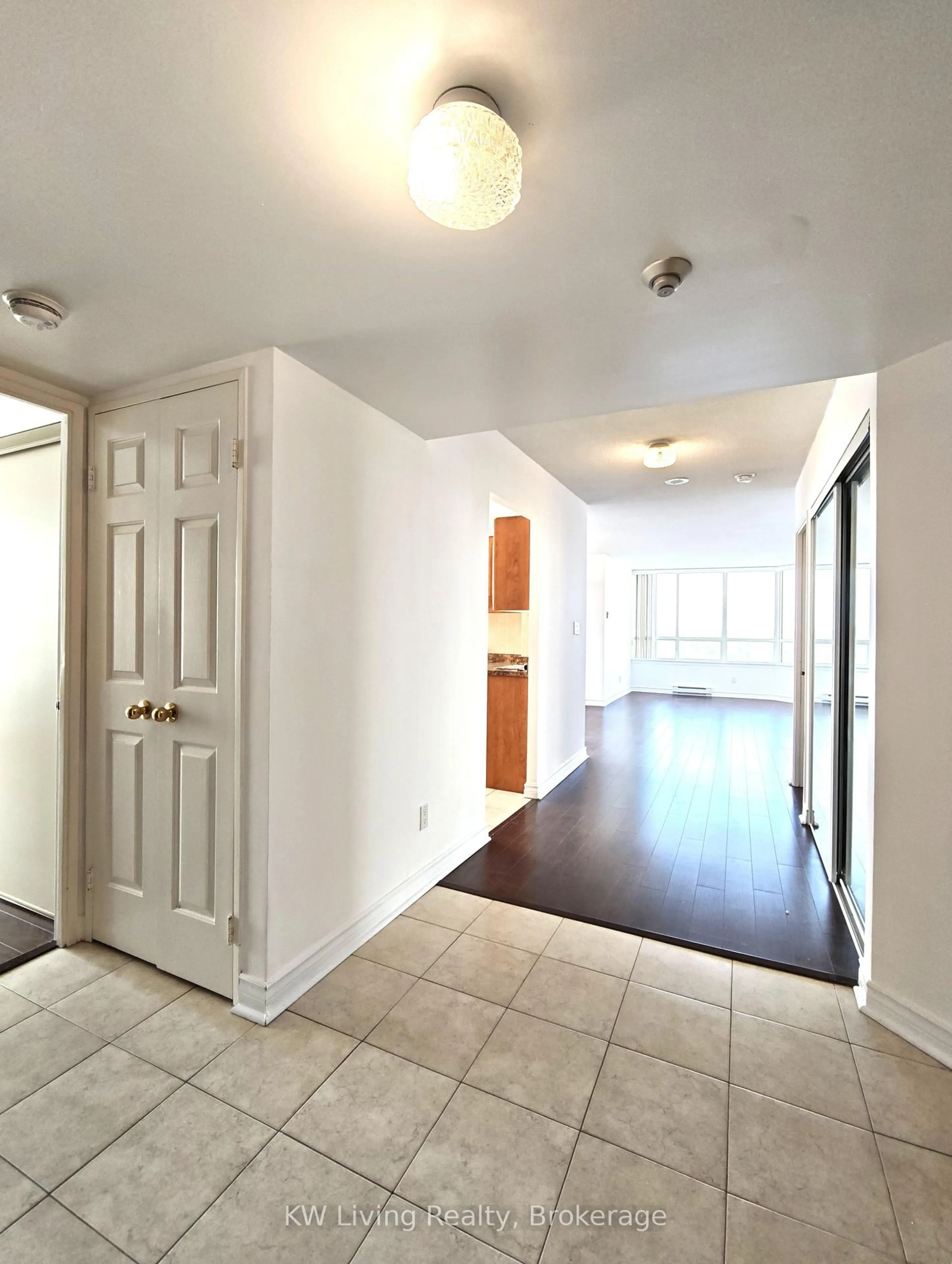 Indoor entryway for 175 Bamburgh Circ #1615, Toronto Ontario M1W 3X8