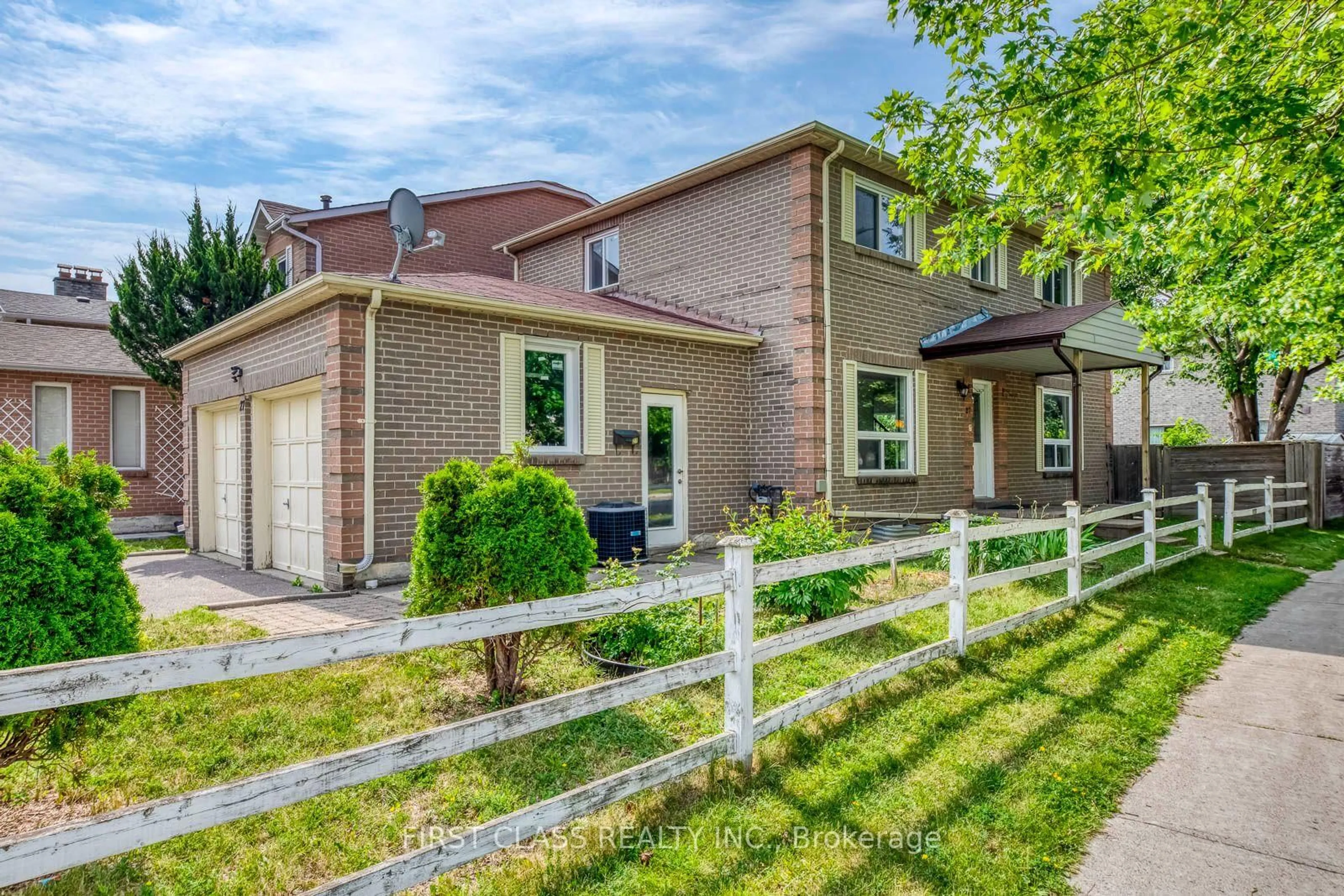 Home with brick exterior material, street for 27 Alton Towers Circ, Toronto Ontario M1V 3T2