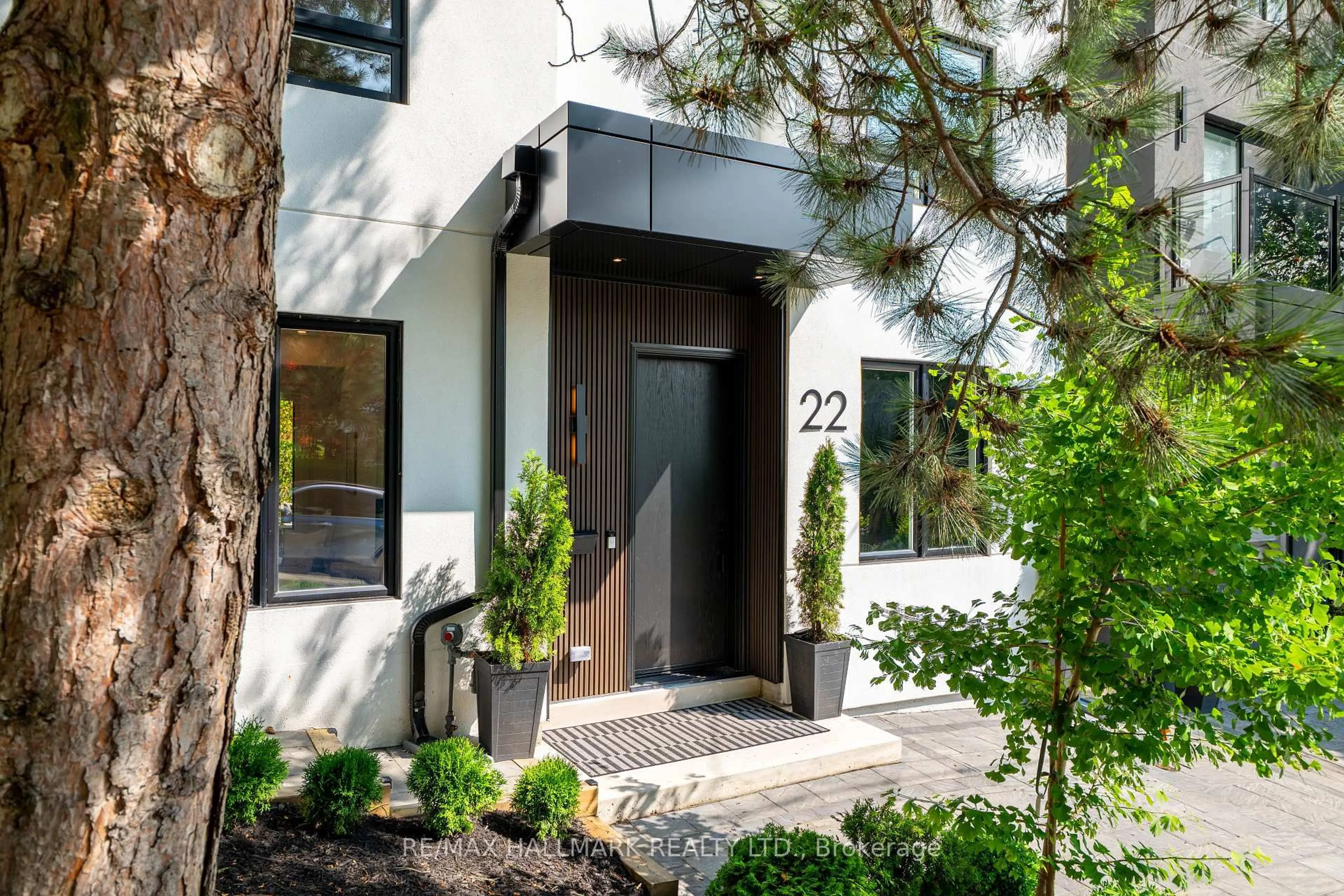 Unknown for 22 Harriet St, Toronto Ontario M4L 2E9