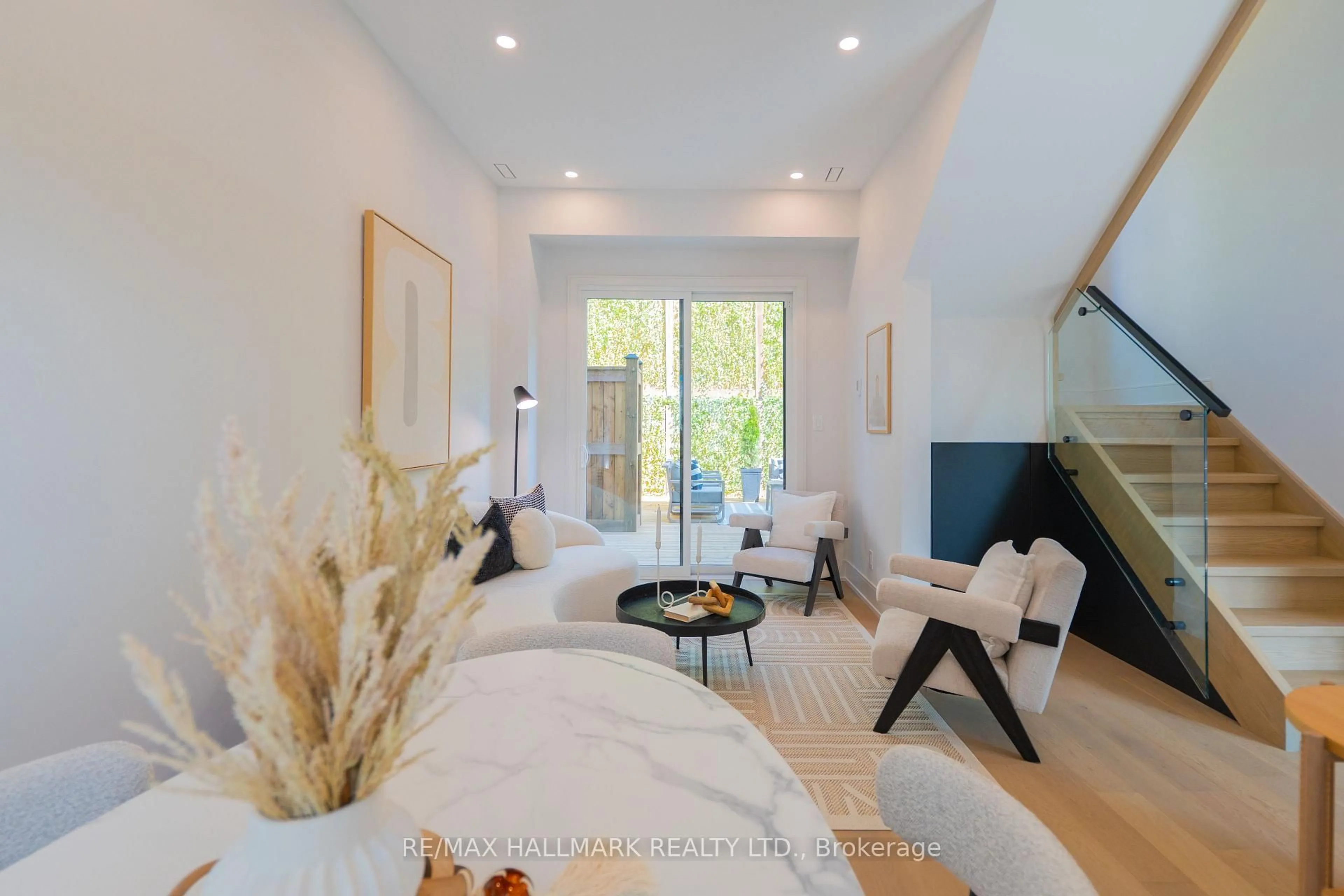 Living room with furniture, unknown for 22 Harriet St, Toronto Ontario M4L 2E9