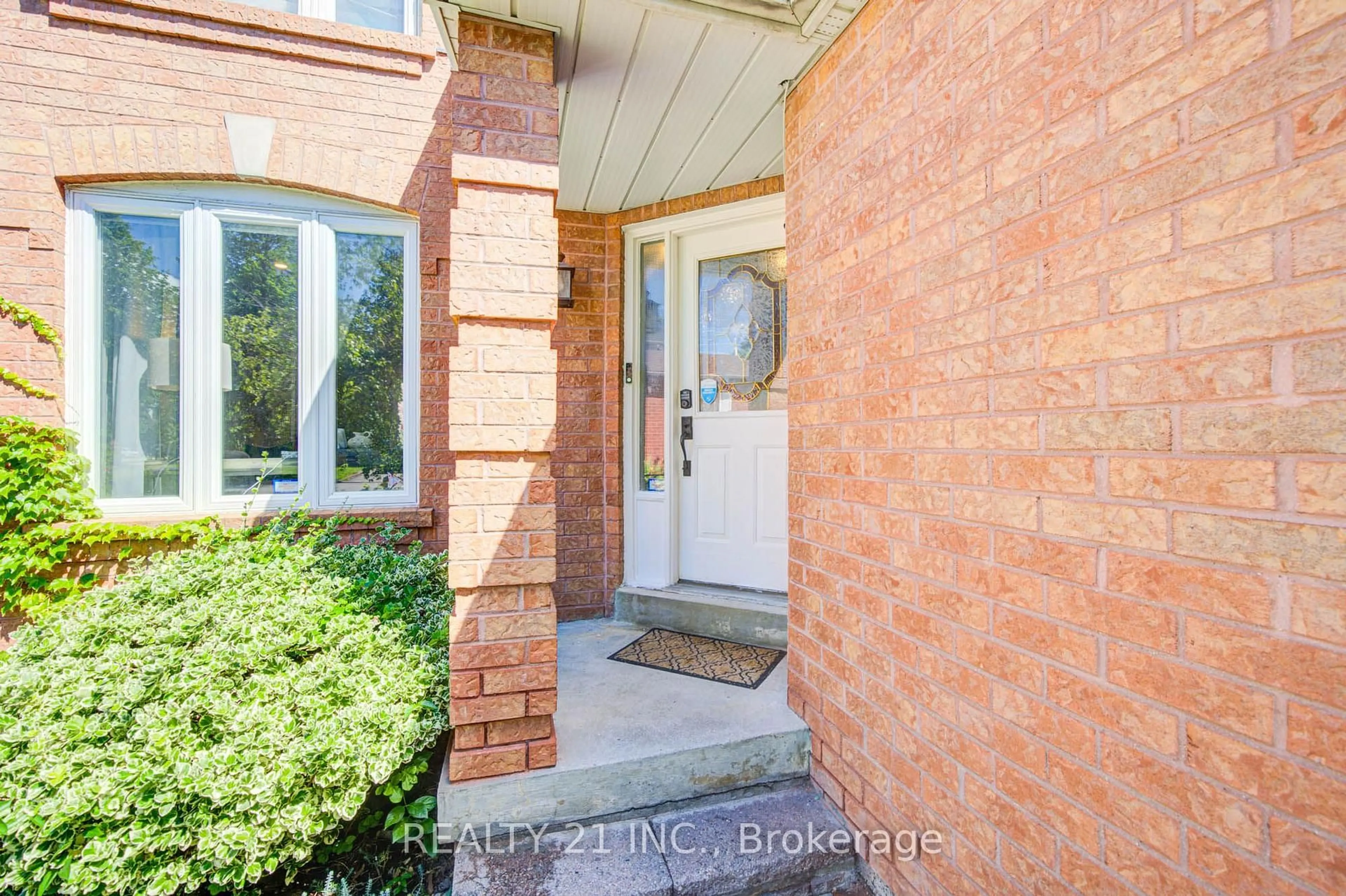 Indoor entryway for 95 Hearne Cres, Ajax Ontario L1T 3P6