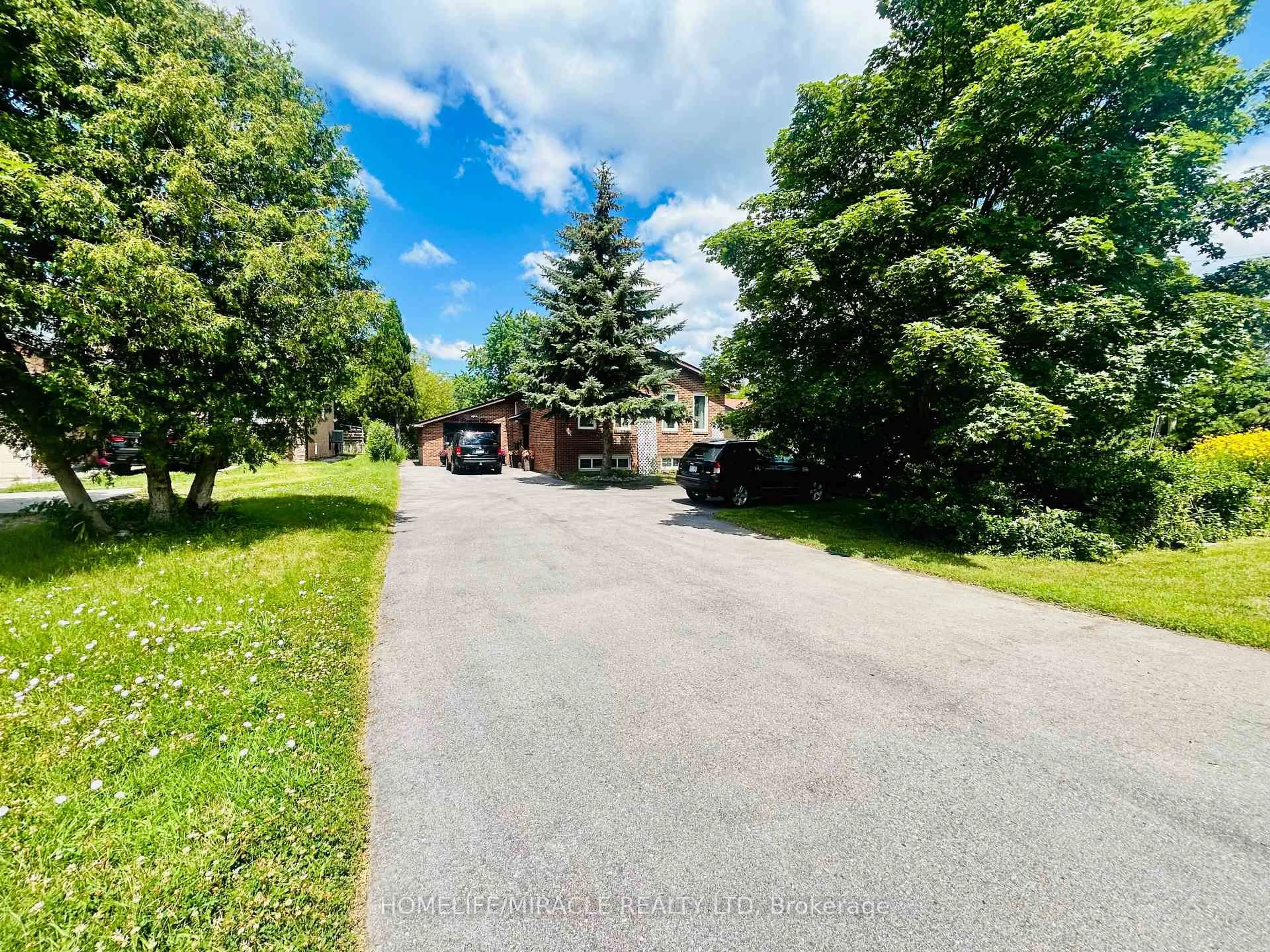 A pic from outside/outdoor area/front of a property/back of a property/a pic from drone, street for 696 Sheppard Ave, Pickering Ontario L1V 1G3