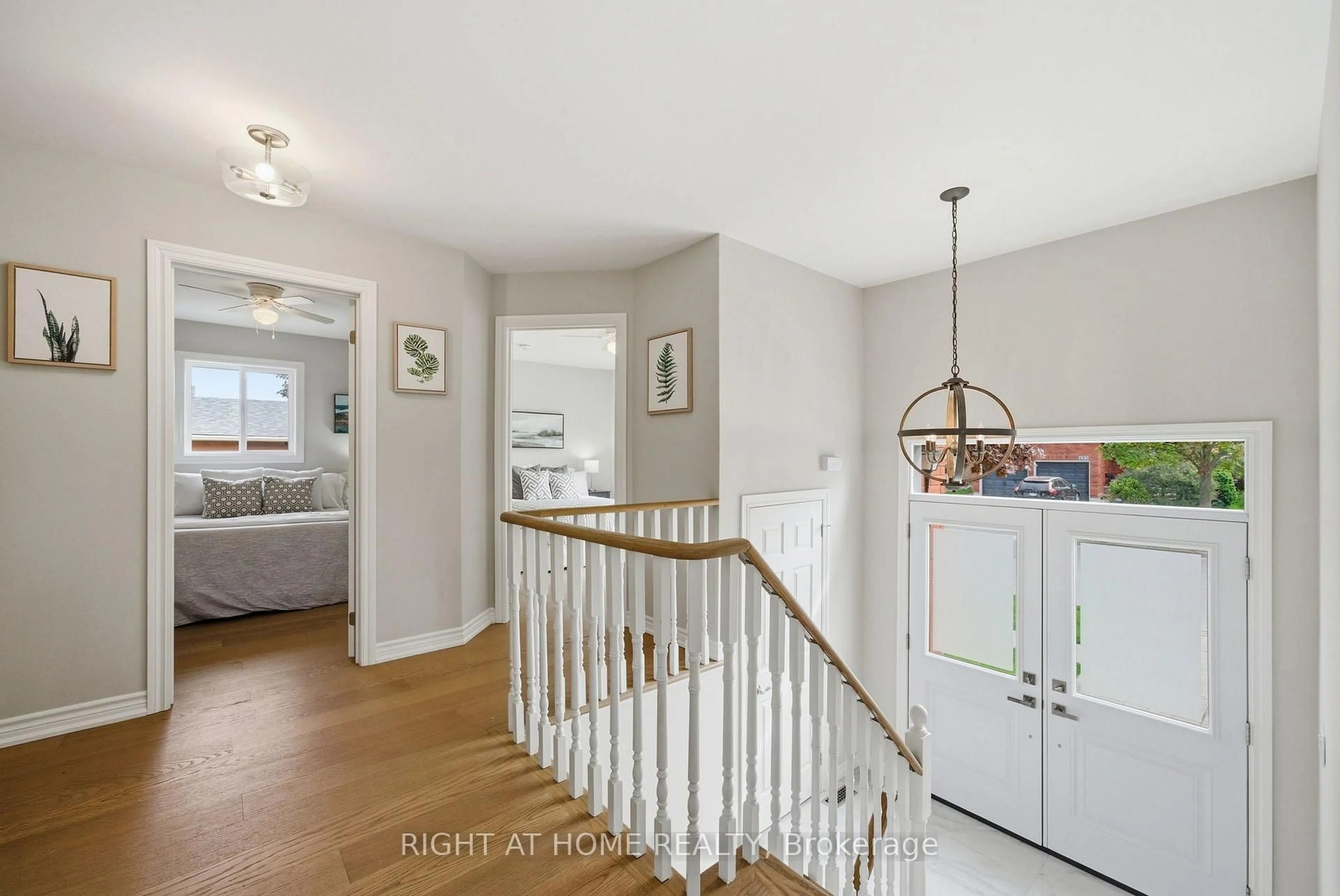 Indoor entryway for 446 Stonegate Ave, Oshawa Ontario L1K 2L7
