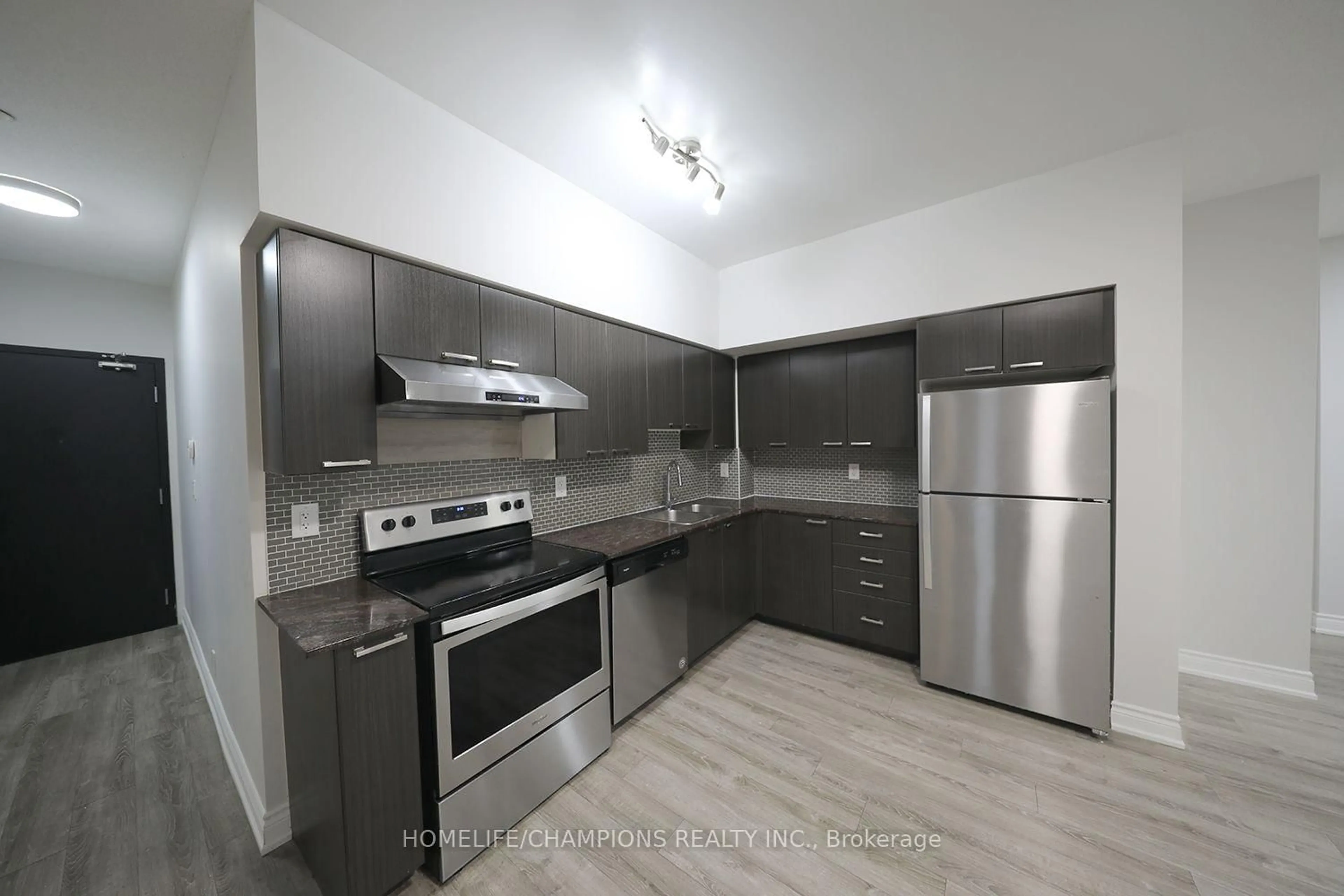 Standard kitchen, unknown for 2150 Lawrence Ave #112, Toronto Ontario M1R 3A7