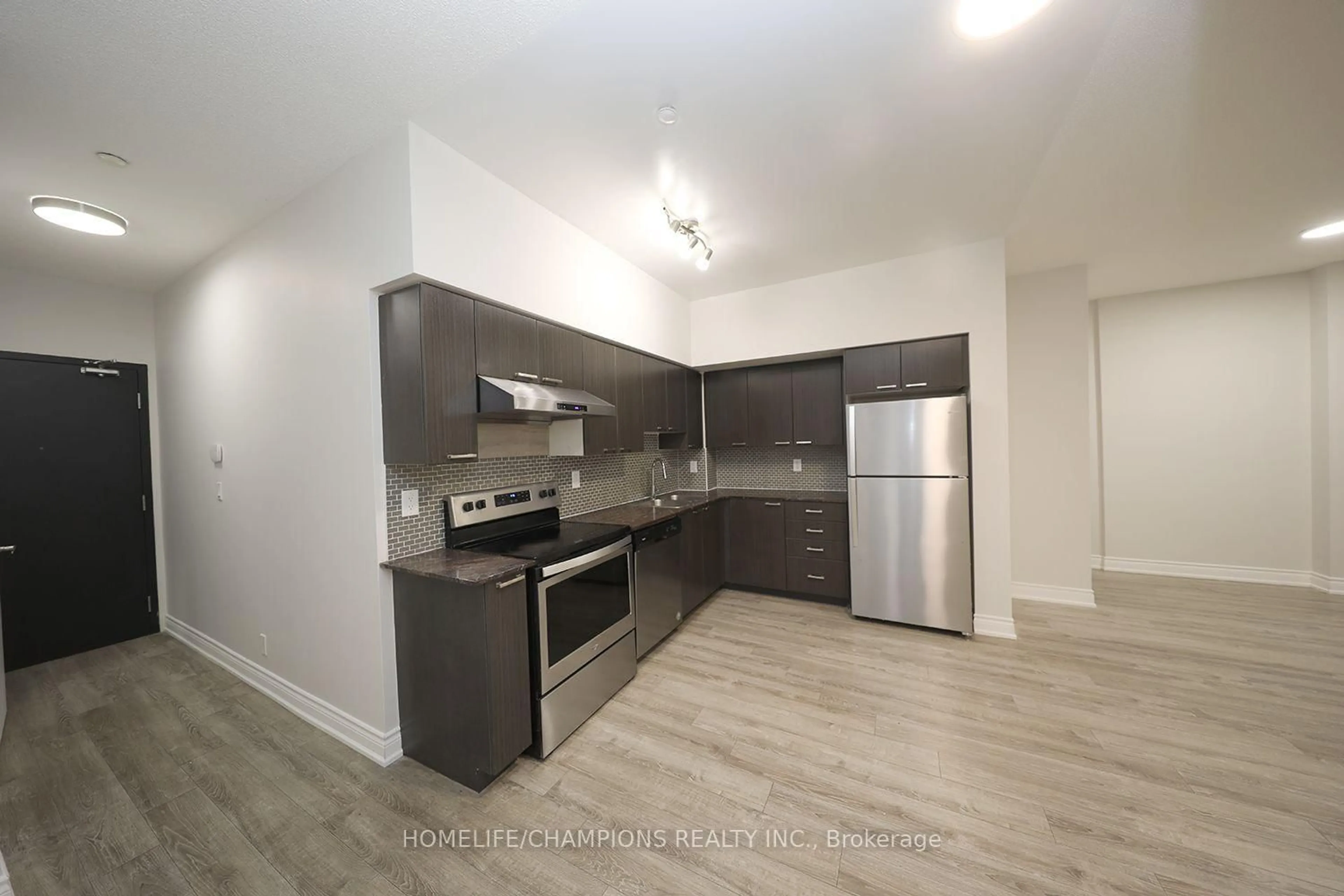 Standard kitchen, unknown for 2150 Lawrence Ave #112, Toronto Ontario M1R 3A7