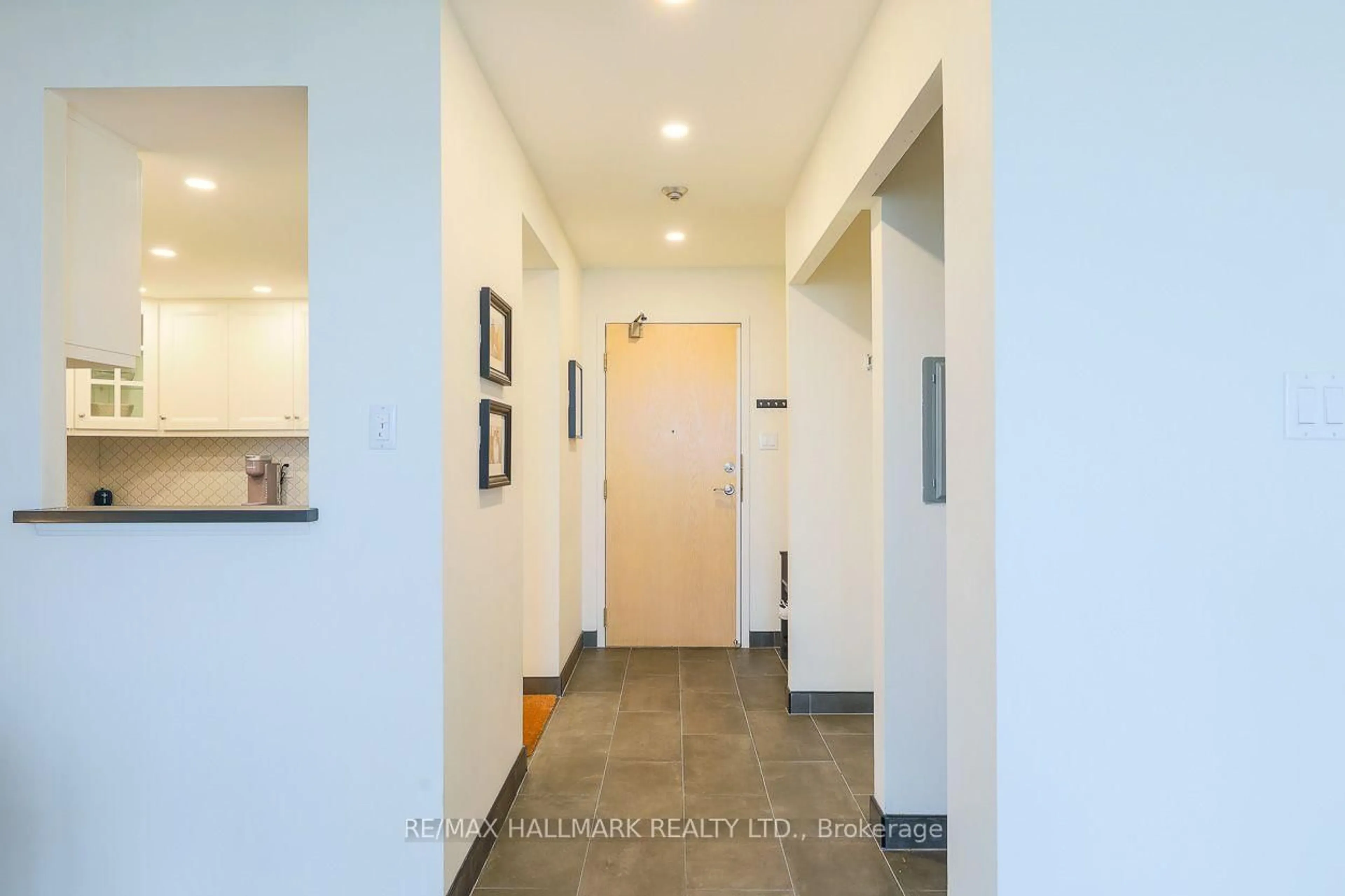 Indoor entryway for 1 Greystone Walk Dr #PH83, Toronto Ontario M1K 5J3