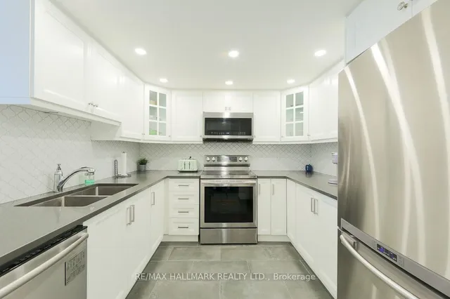 1 Greystone Walk Dr #PH83, Toronto 5