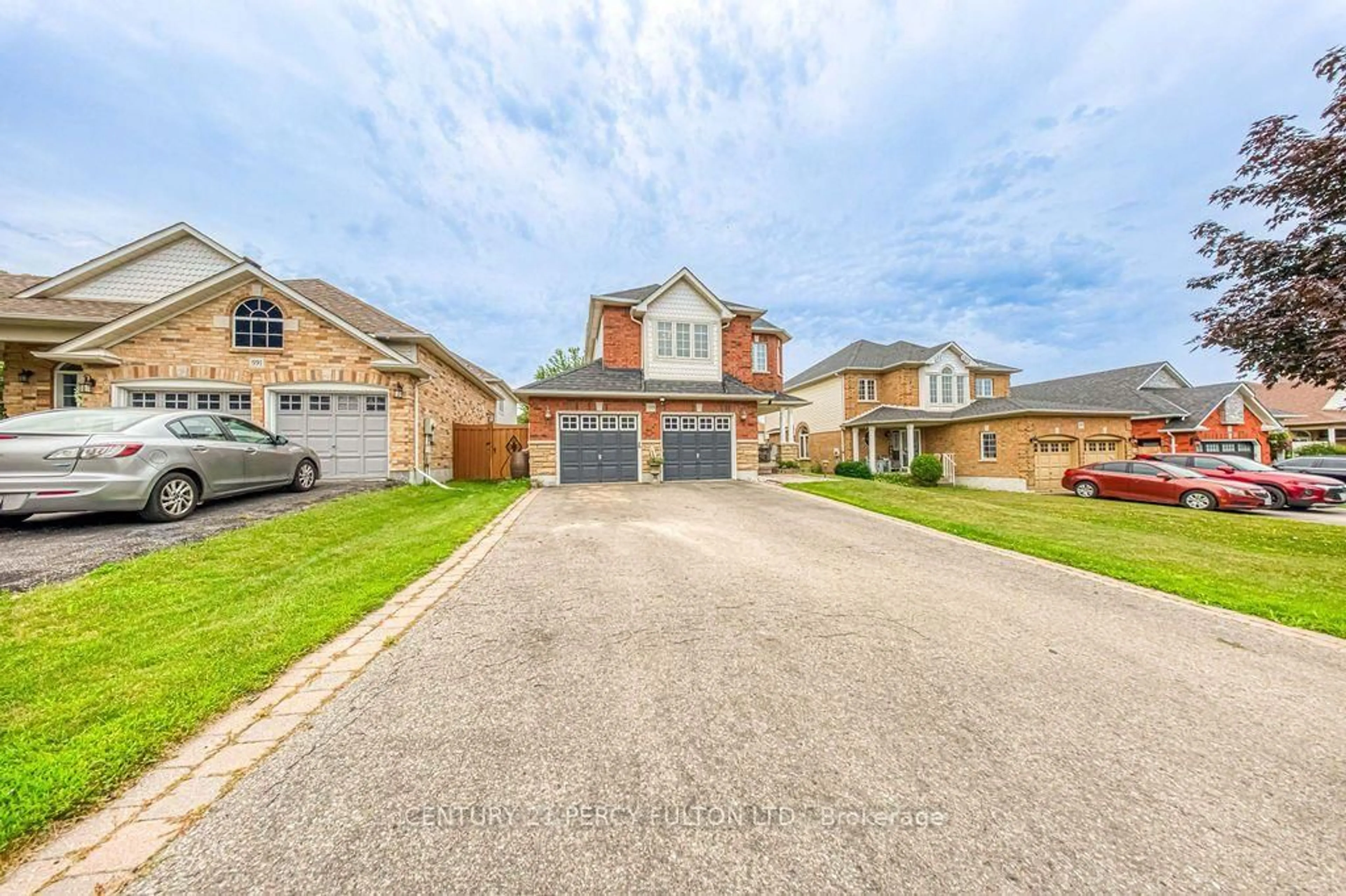 Home with brick exterior material, street for 589 Blackwood Blvd, Oshawa Ontario L1K 2N4