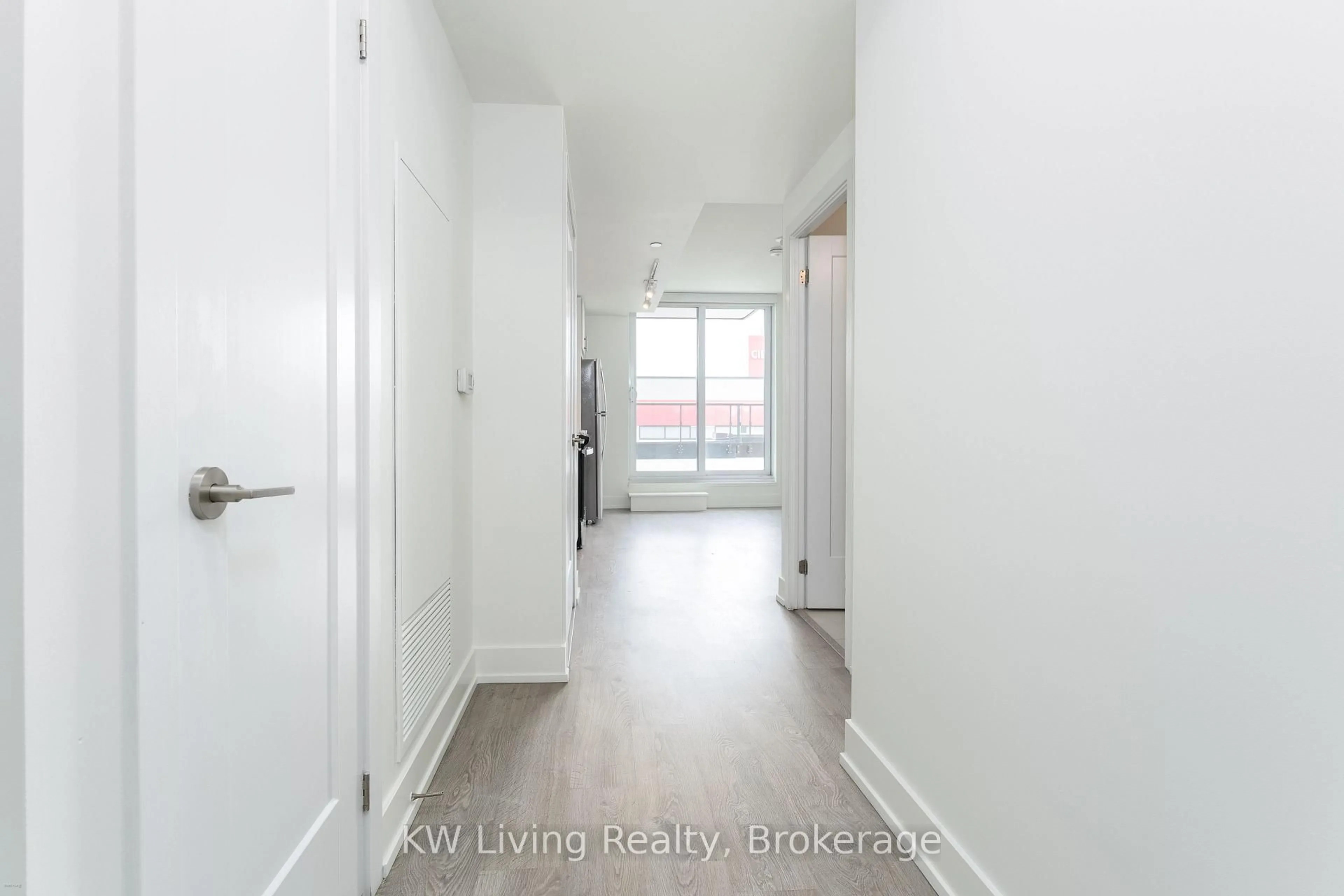 Unknown for 2550 Simcoe St #207, Oshawa Ontario L1L 0R5