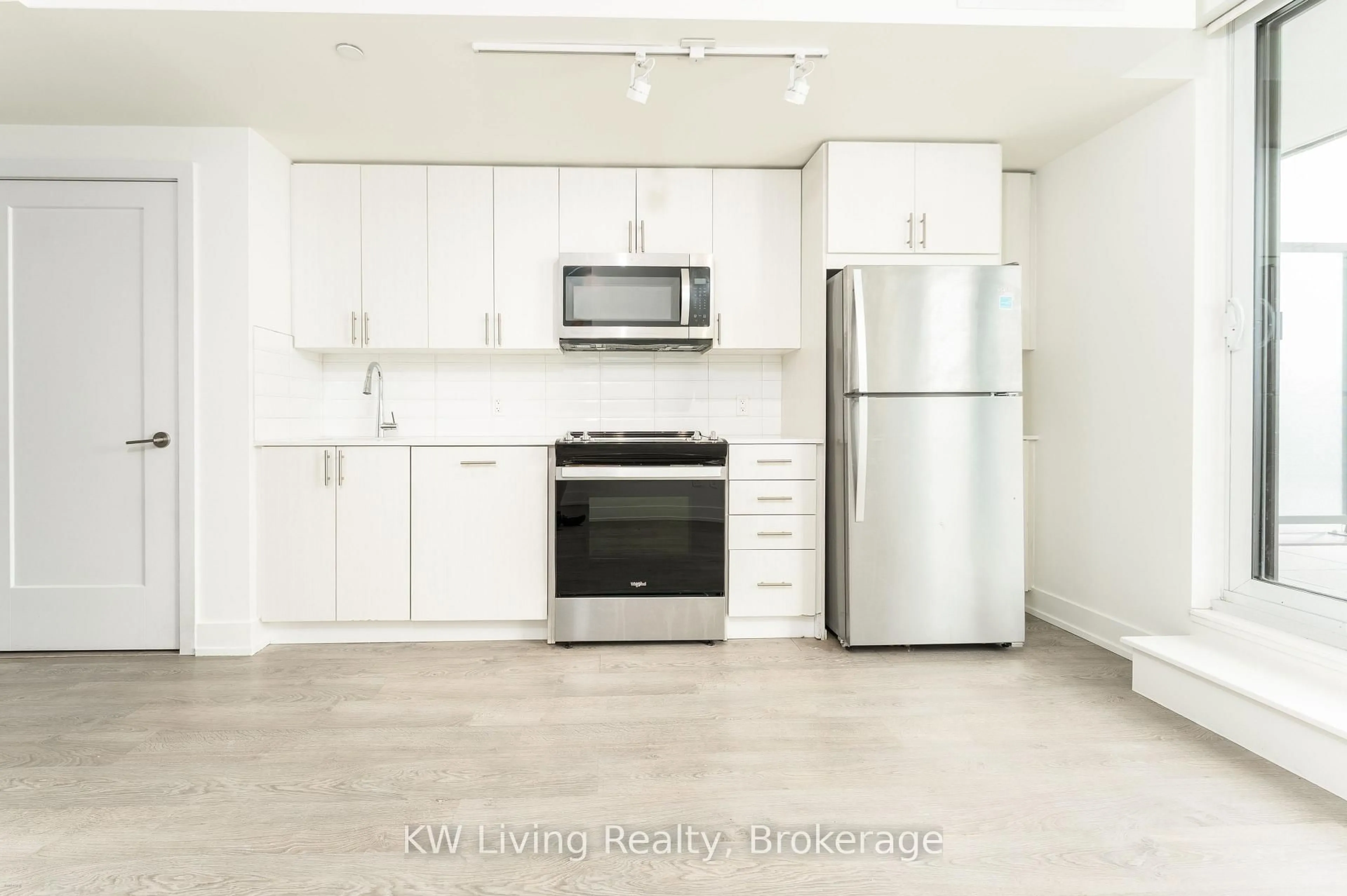 Standard kitchen, unknown for 2550 Simcoe St #207, Oshawa Ontario L1L 0R5