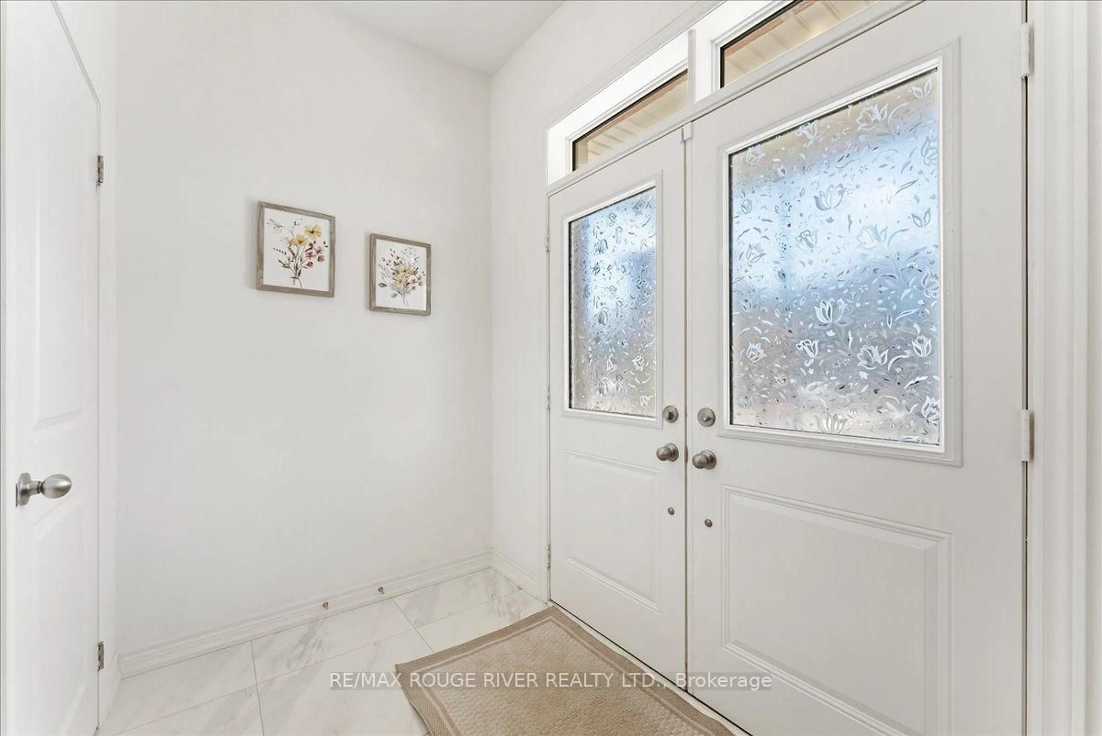 Indoor entryway for 24 Dumaine St, Whitby Ontario L1P 0G8