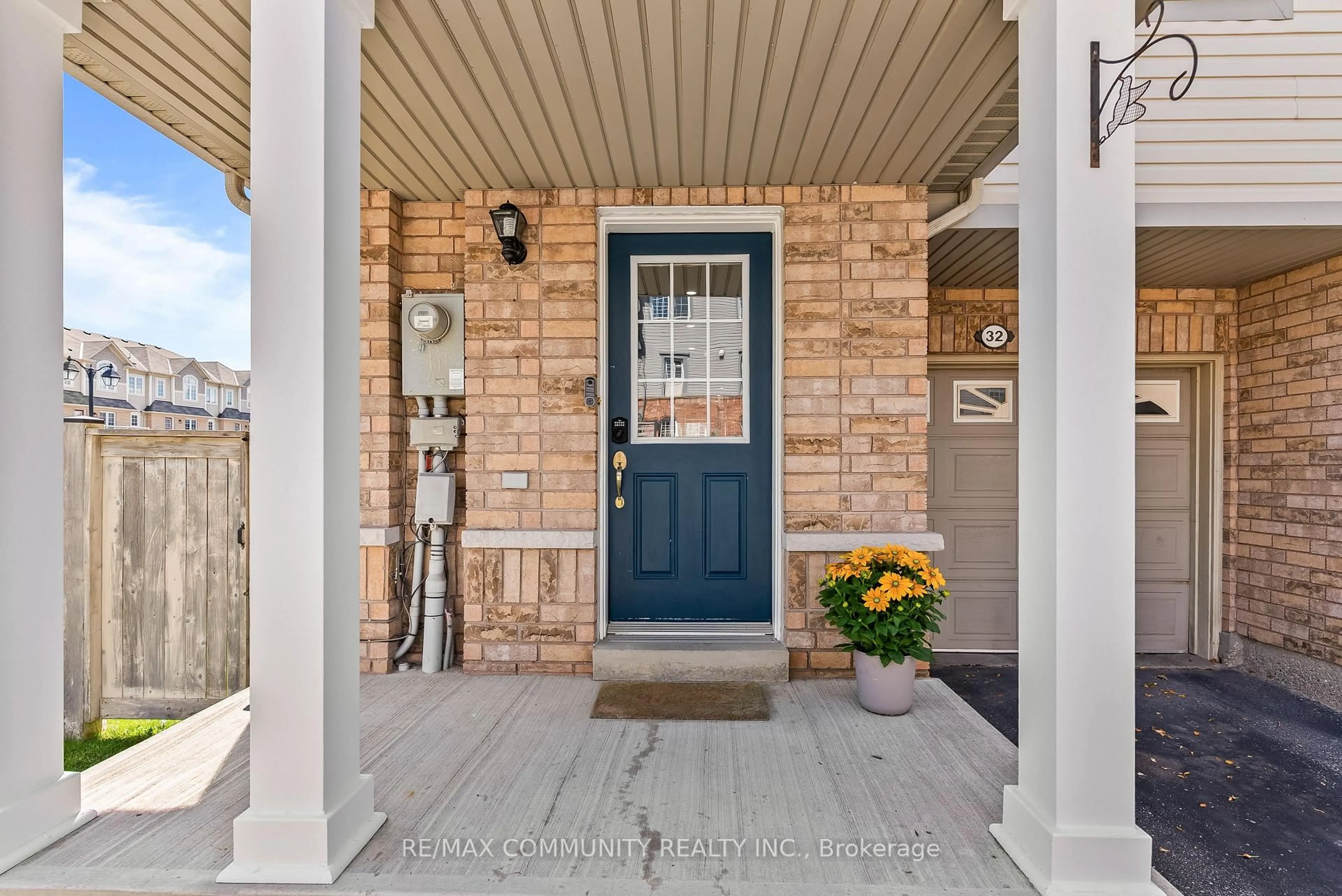 Indoor entryway for 32 Bartolo Lane, Ajax Ontario L1T 0C2