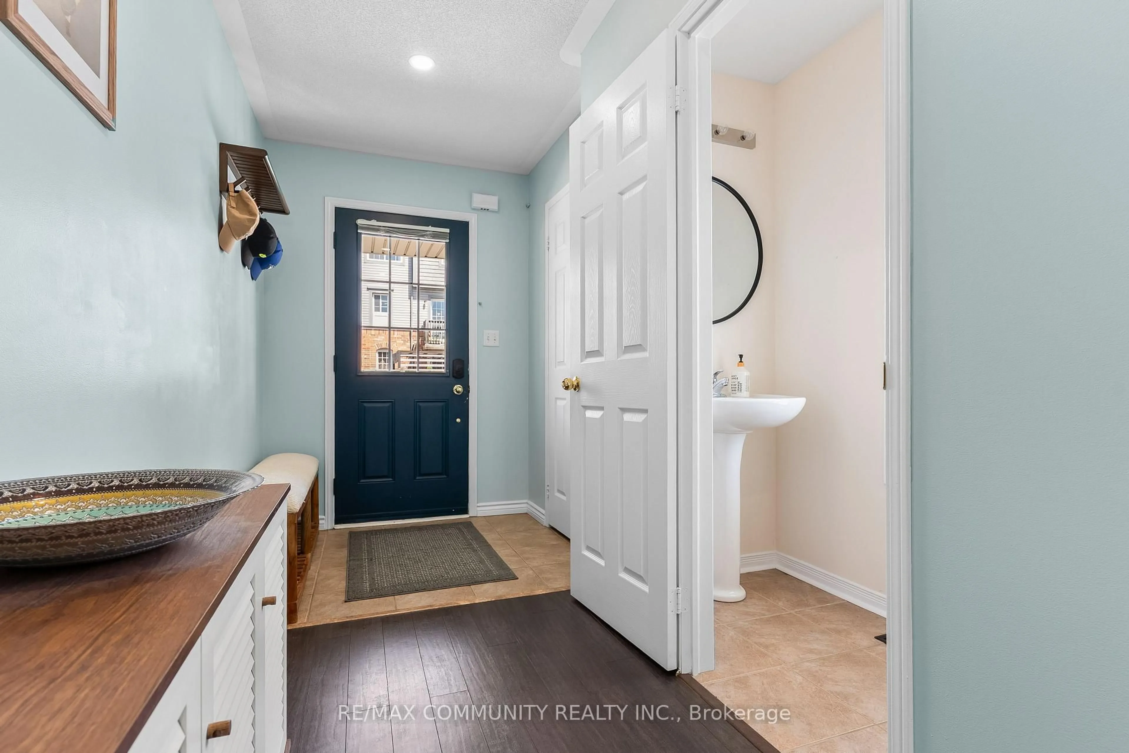 Indoor entryway for 32 Bartolo Lane, Ajax Ontario L1T 0C2