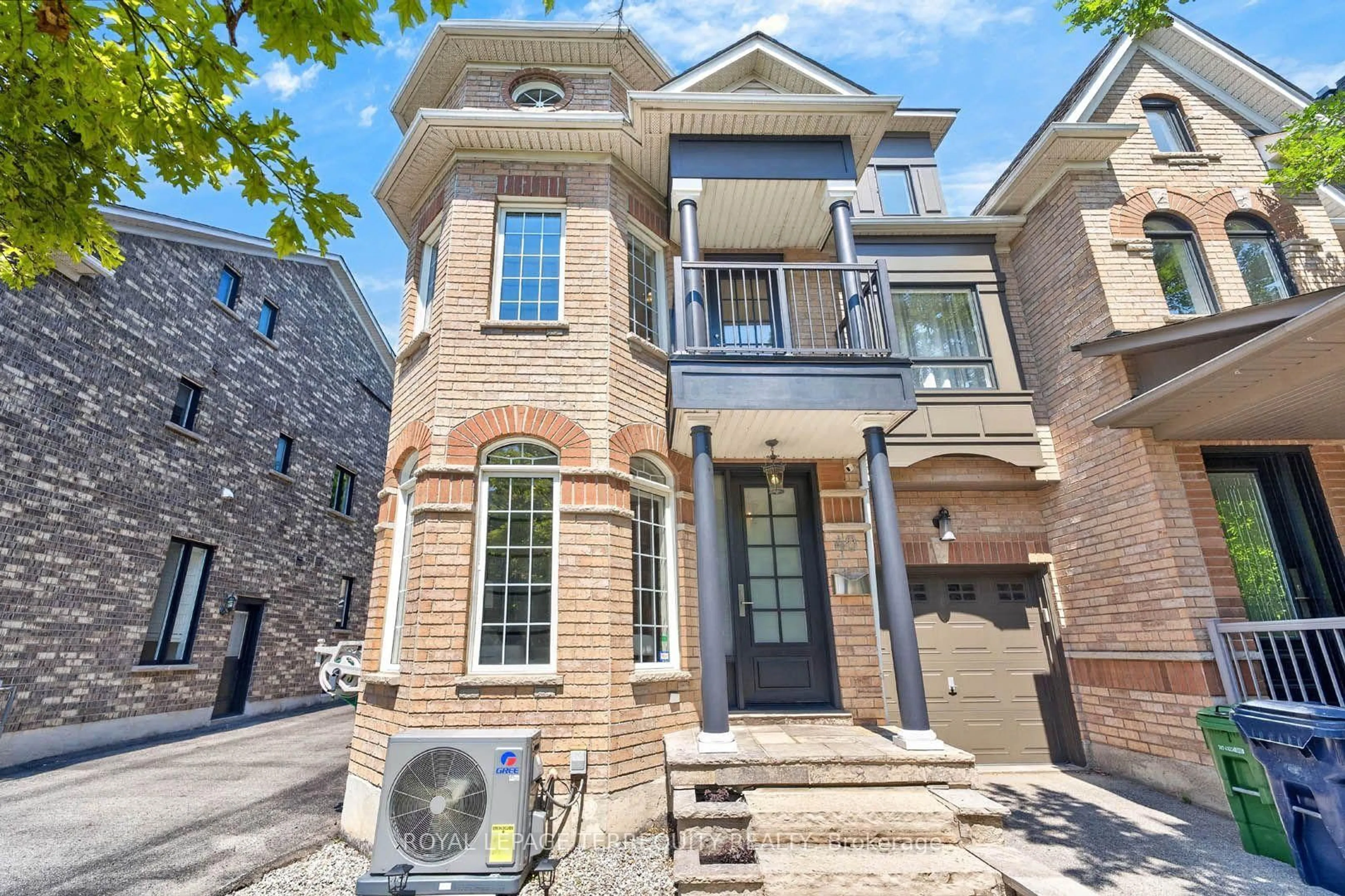 Home with brick exterior material, street for 40 Whistle Post St, Toronto Ontario M4E 3W8