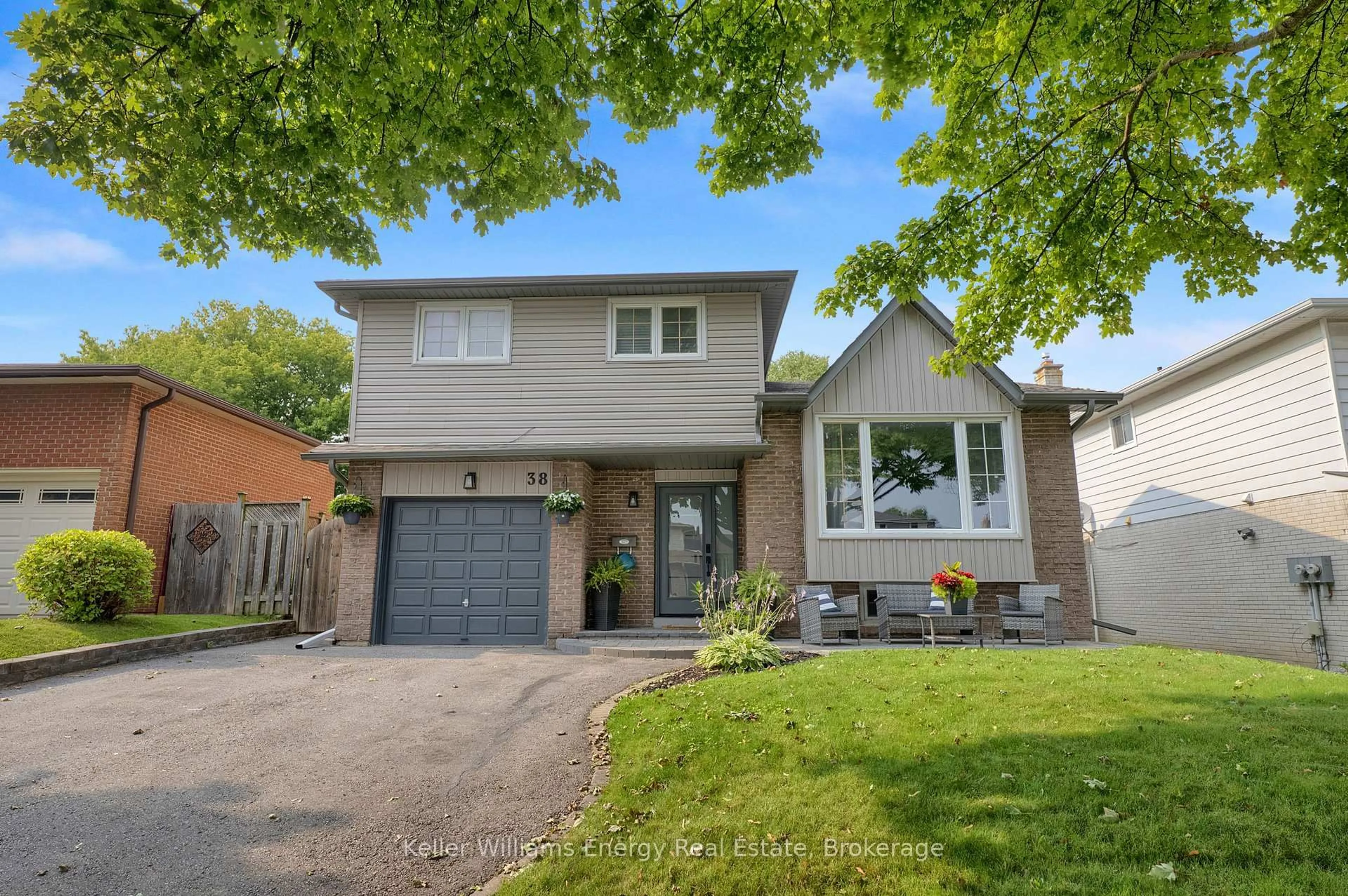 Home with brick exterior material, street for 38 Spry Ave, Clarington Ontario L1C 3T5