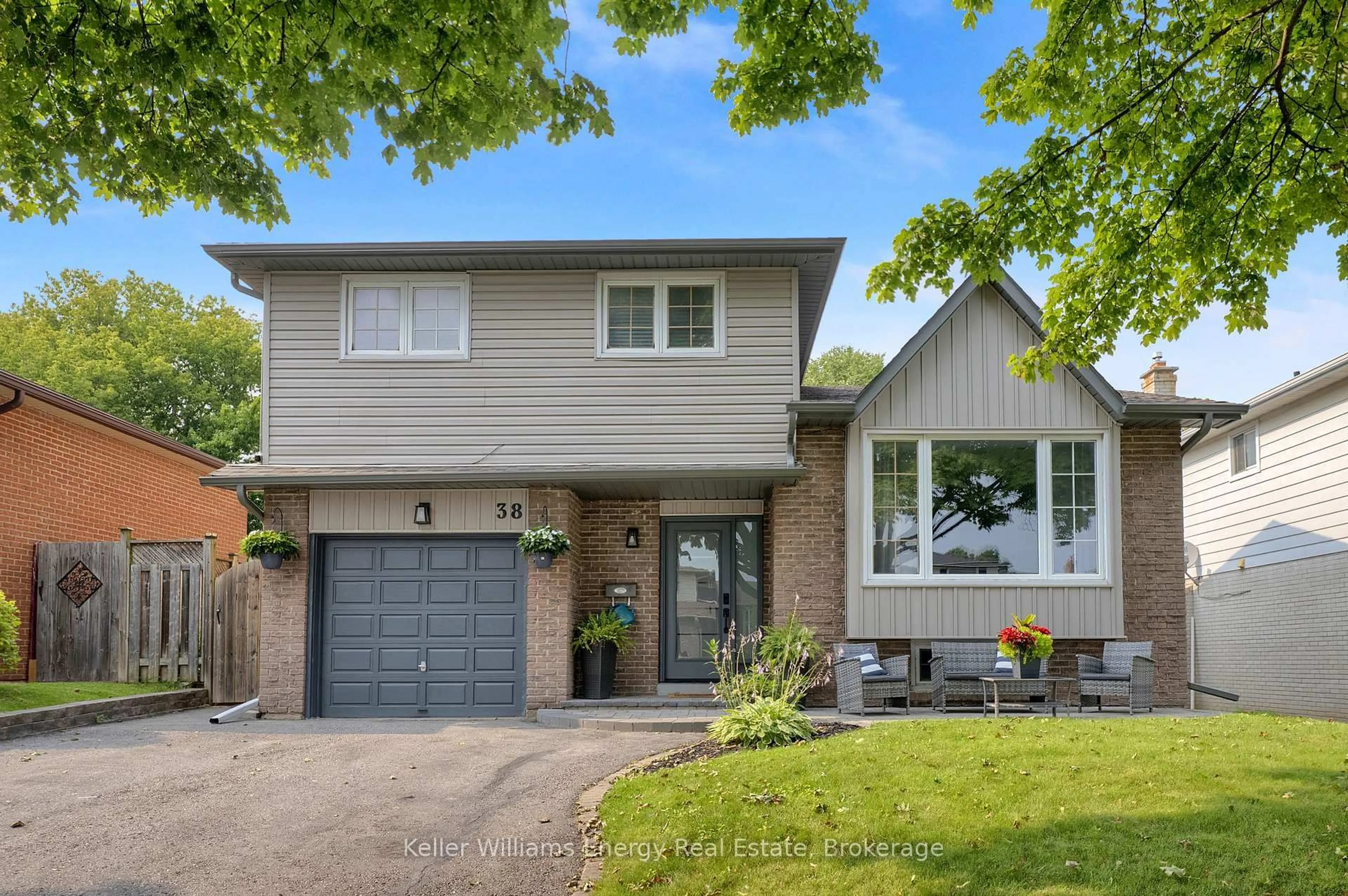 Home with brick exterior material, street for 38 Spry Ave, Clarington Ontario L1C 3T5