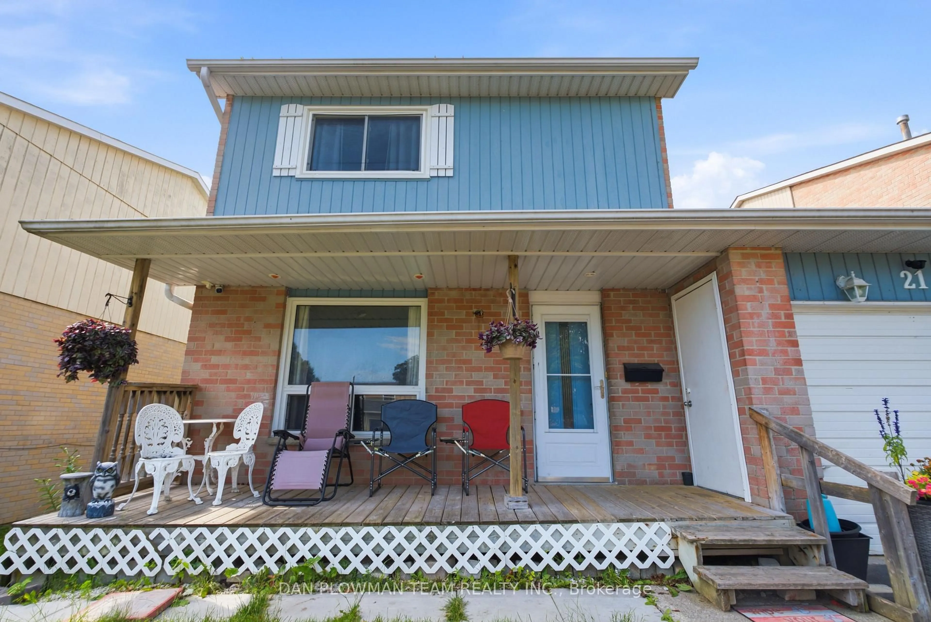 Patio, street for 21 Doreen Cres, Clarington Ontario L1C 3W6