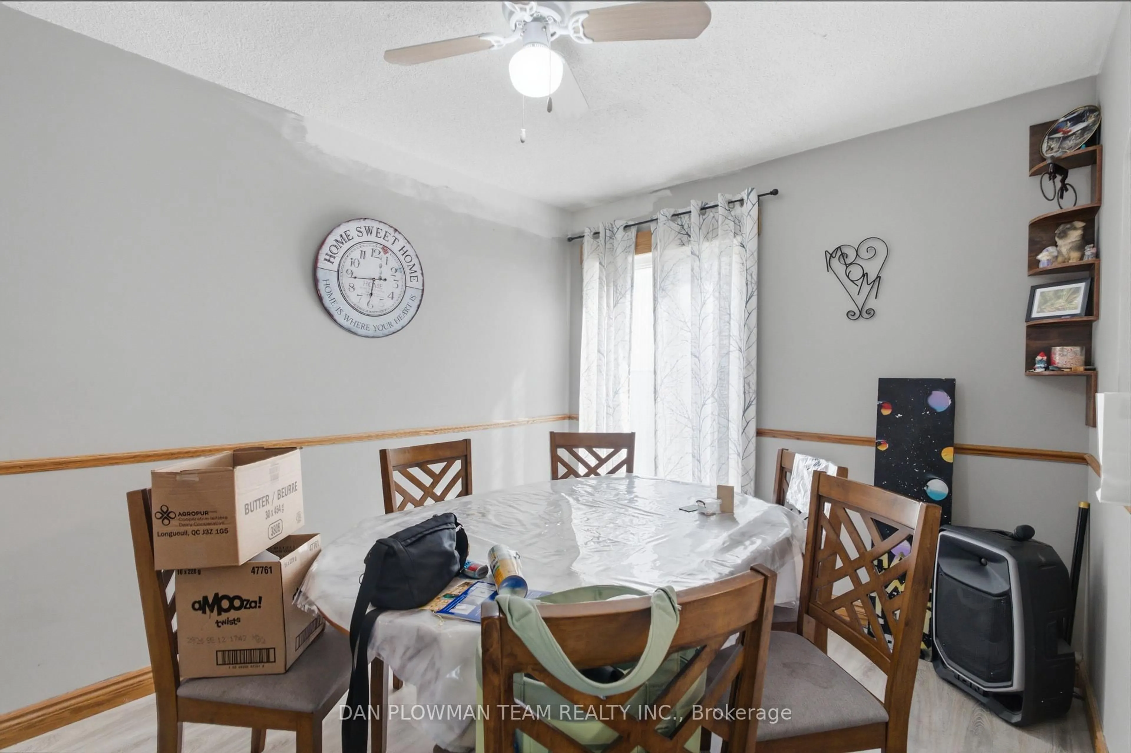 Dining room, unknown for 21 Doreen Cres, Clarington Ontario L1C 3W6