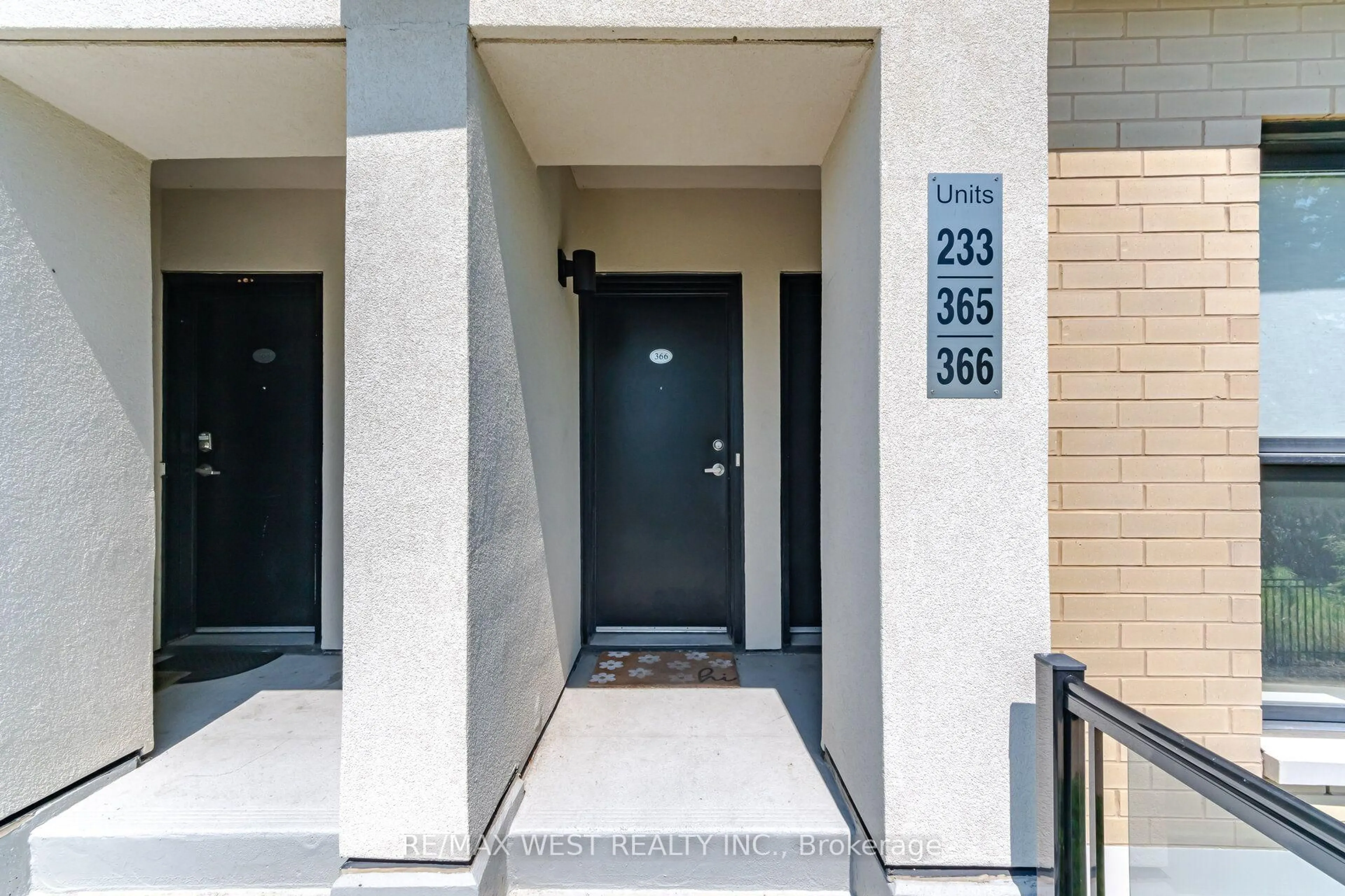 Indoor entryway for 515 Kingbird Grve #233, Toronto Ontario M1B 5R7