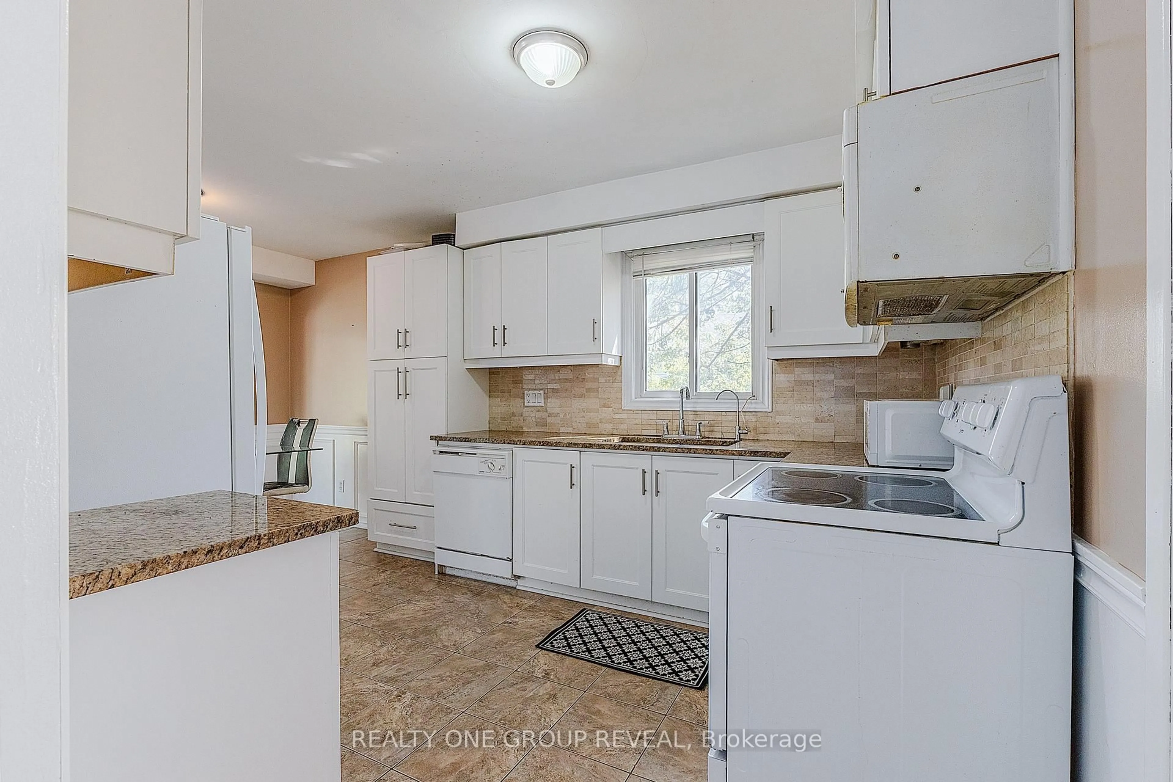 Unknown for 4 Stanford Cres, Clarington Ontario L1B 1G1