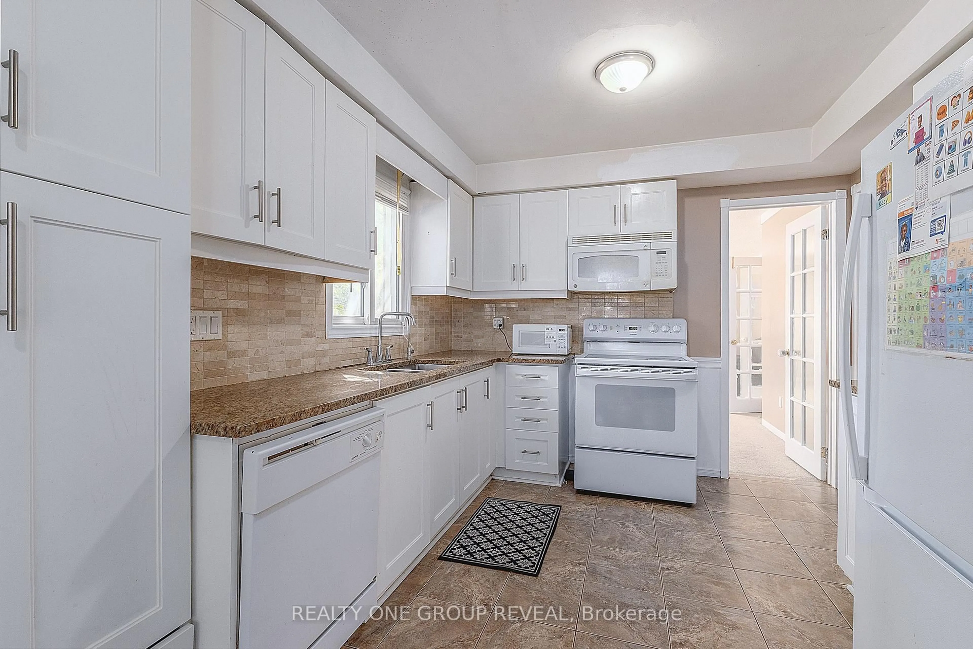 Standard kitchen, ceramic/tile floor for 4 Stanford Cres, Clarington Ontario L1B 1G1
