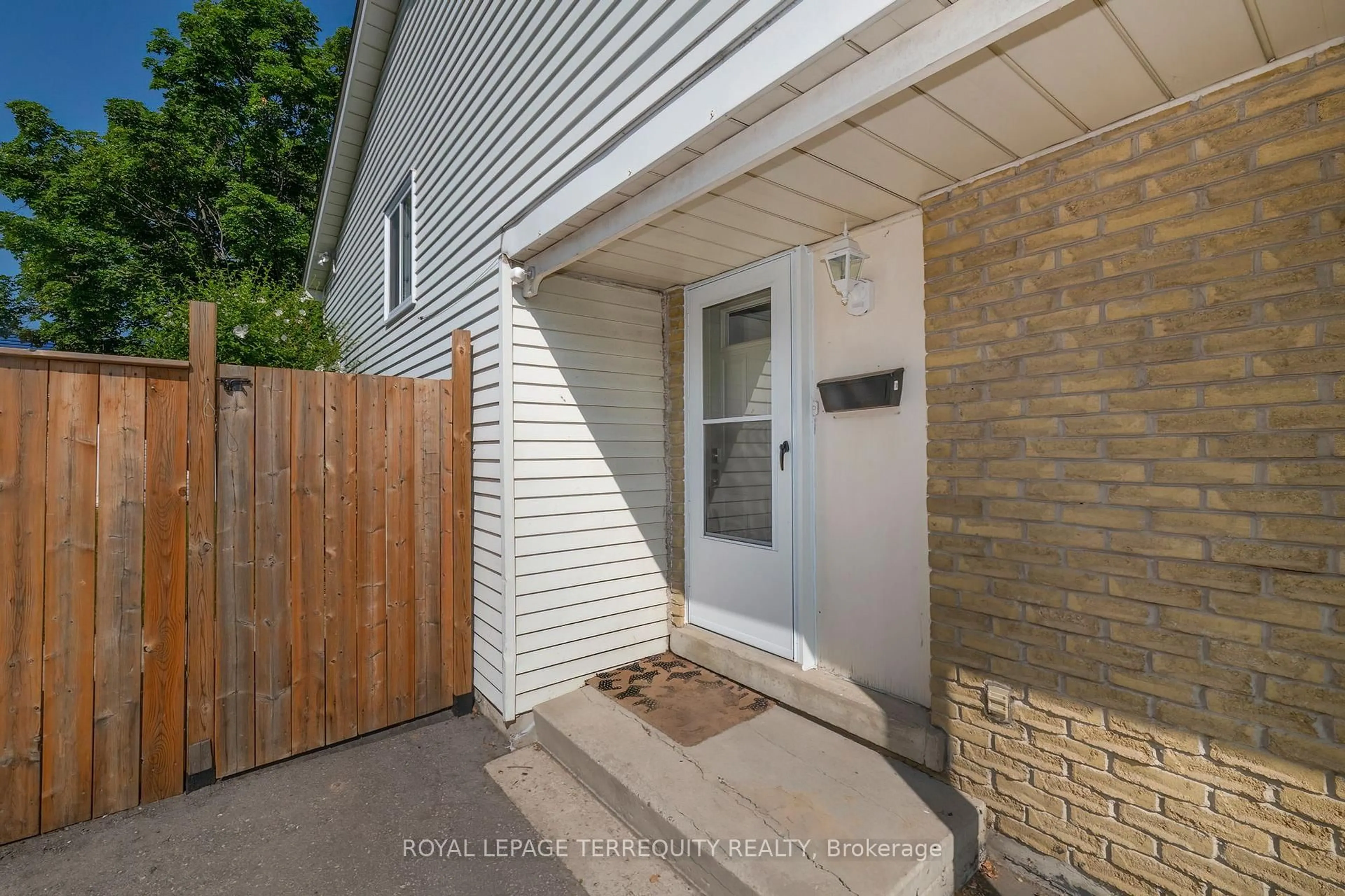 Unknown for 1214 Trowbridge Dr, Oshawa Ontario L1G 7H2