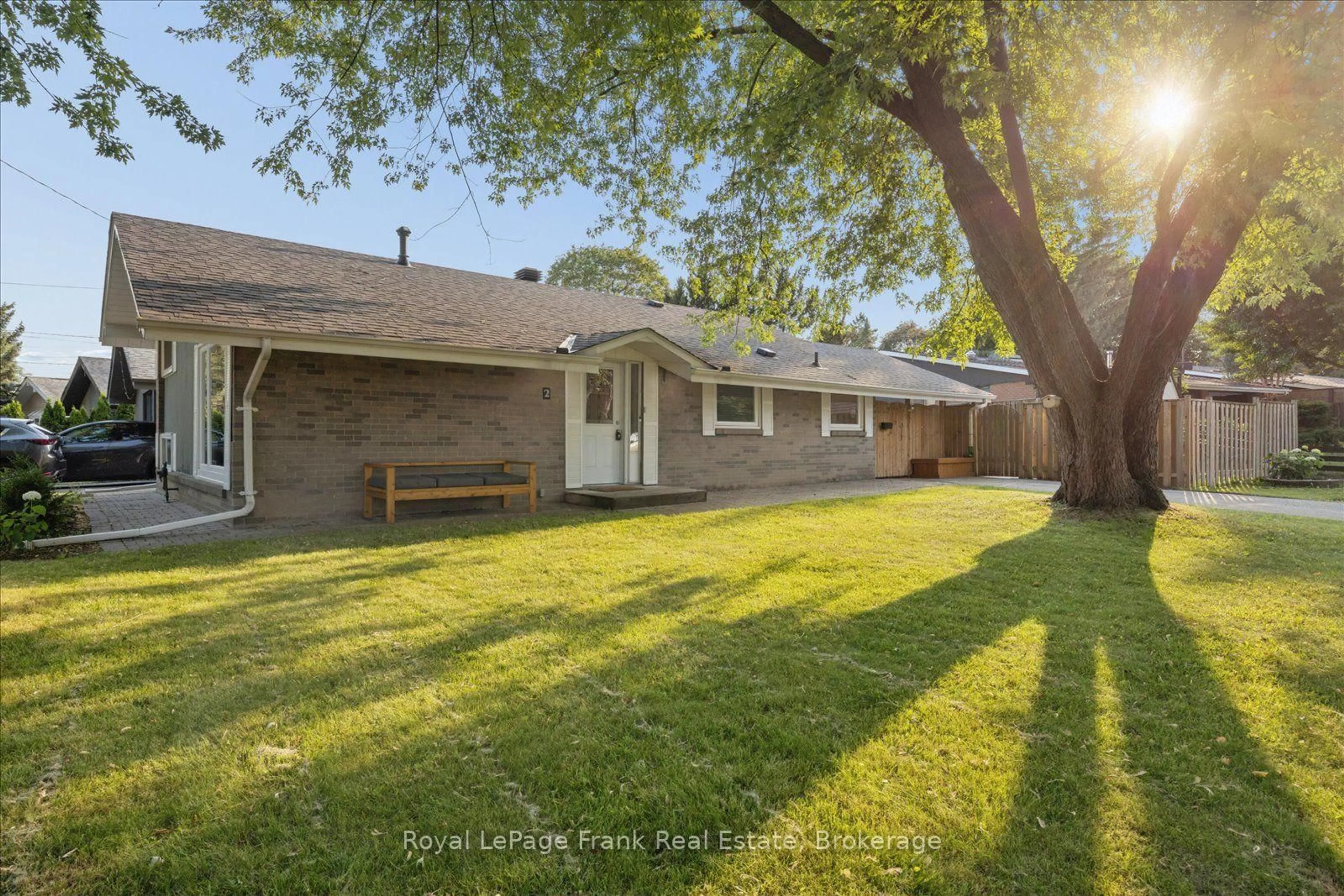 Unknown for 2 Rosswood Cres, Toronto Ontario M1P 3N2