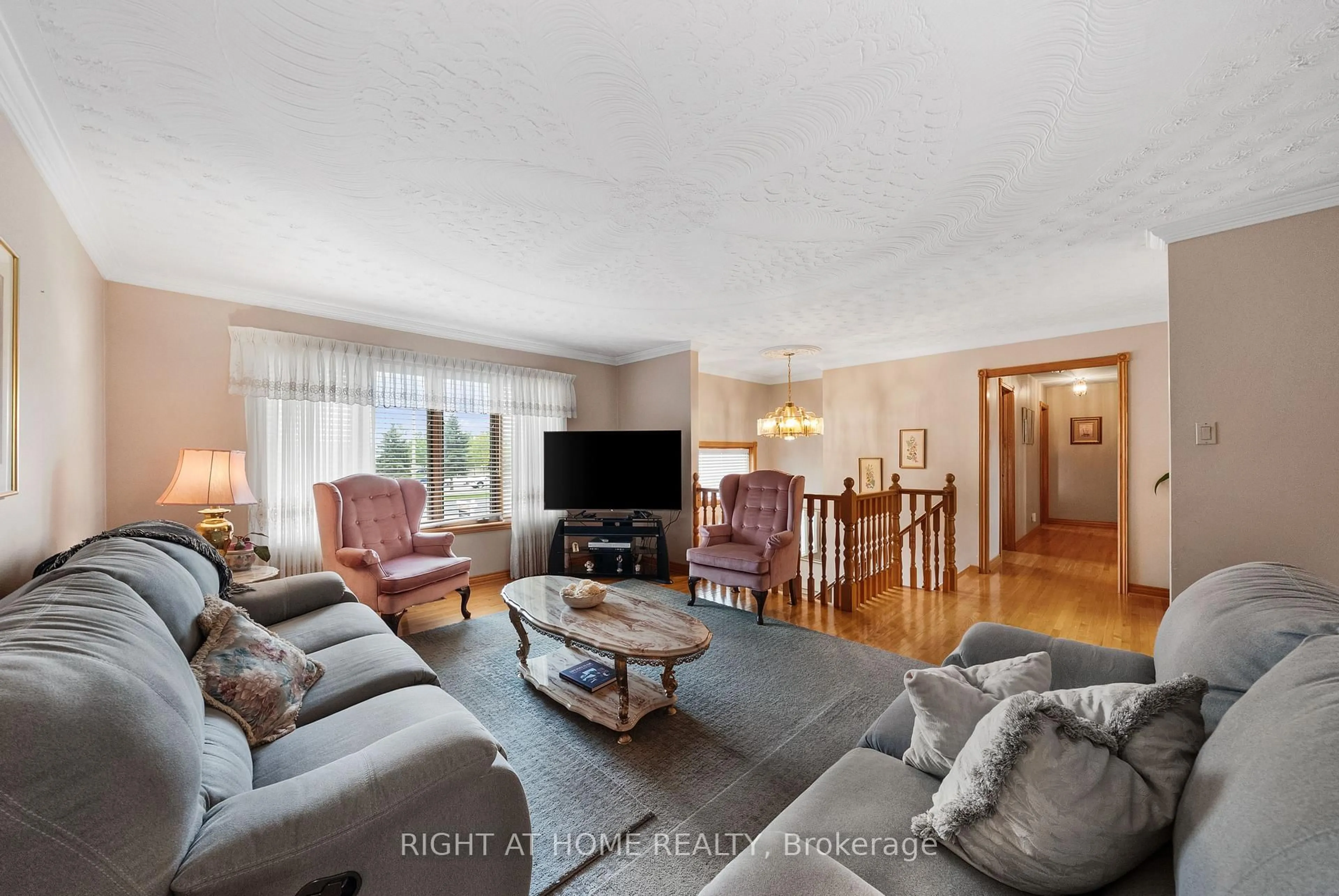 Living room with furniture, unknown for 592 Taunton Rd, Oshawa Ontario L1H 7K4