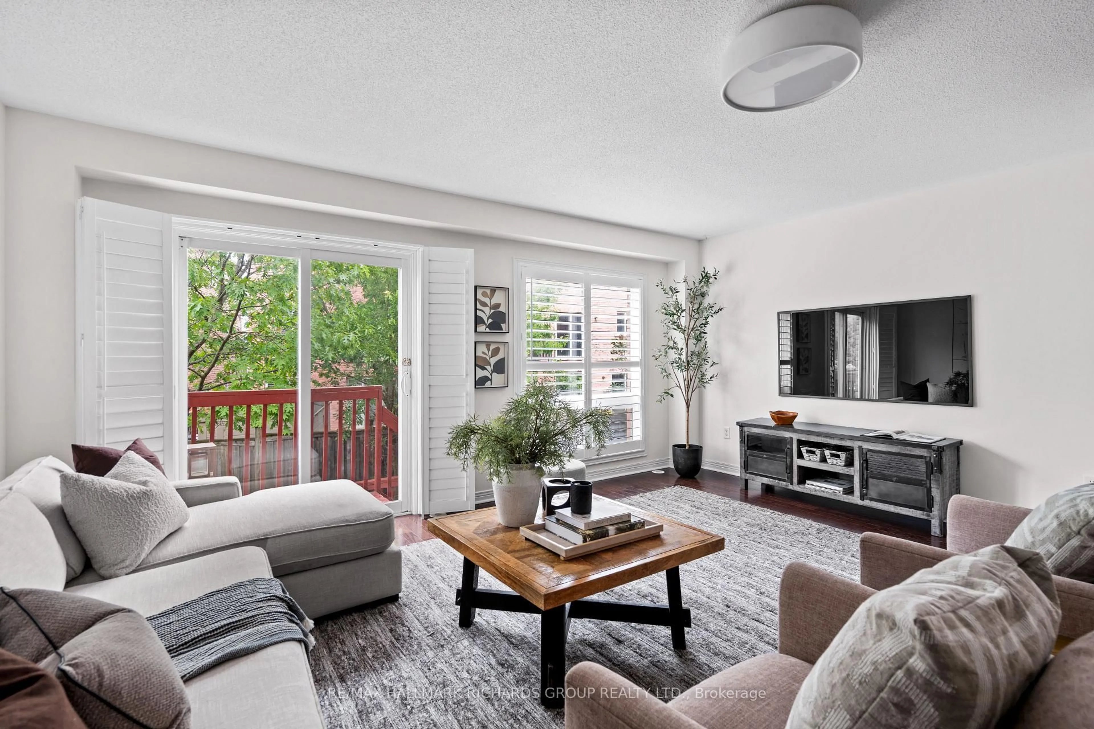 Living room with furniture, unknown for 91 Wilkes Cres, Toronto Ontario M1L 0B2