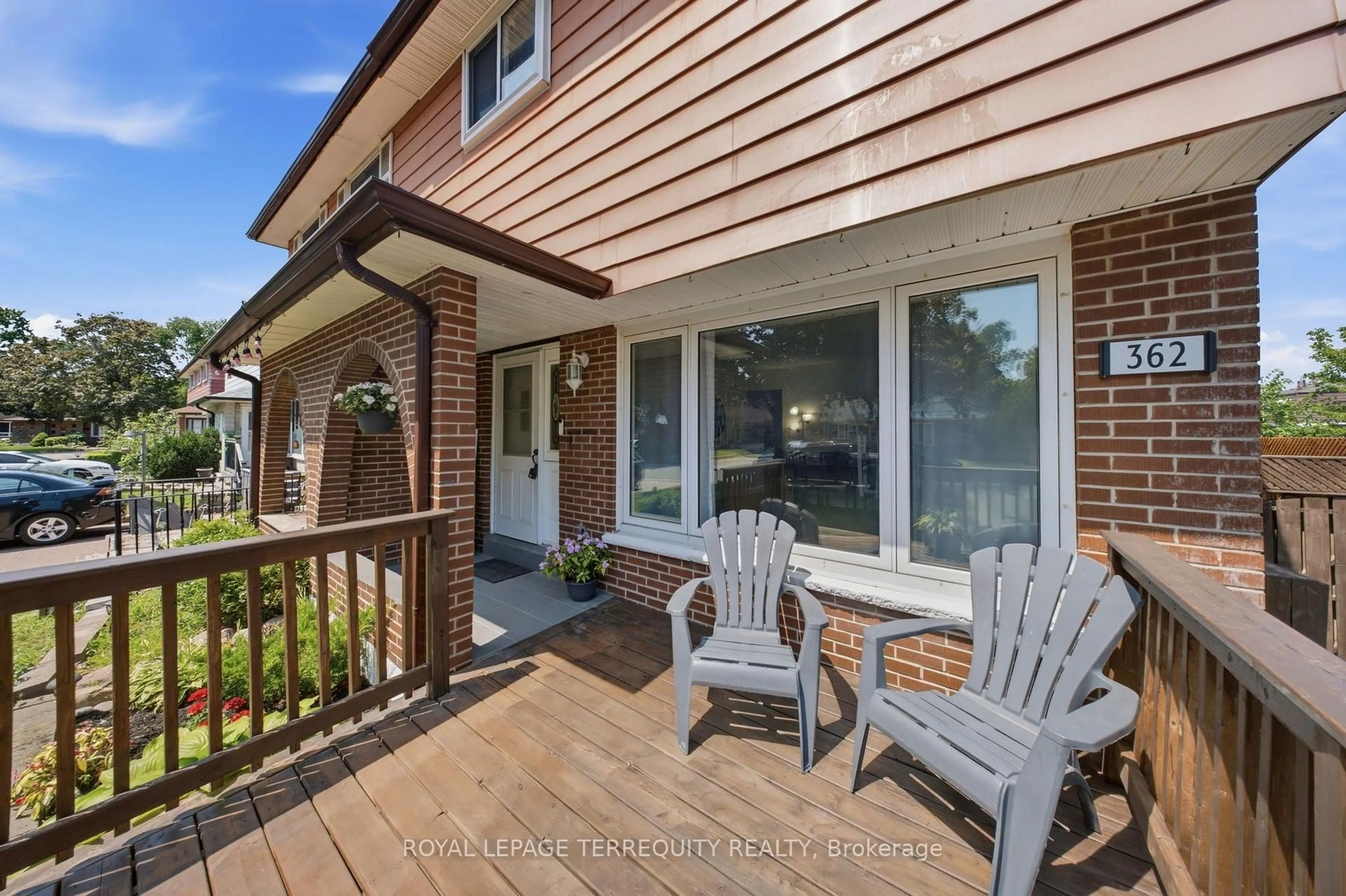 Home with brick exterior material, street for 362 Durham Crt, Oshawa Ontario L1J 1W9