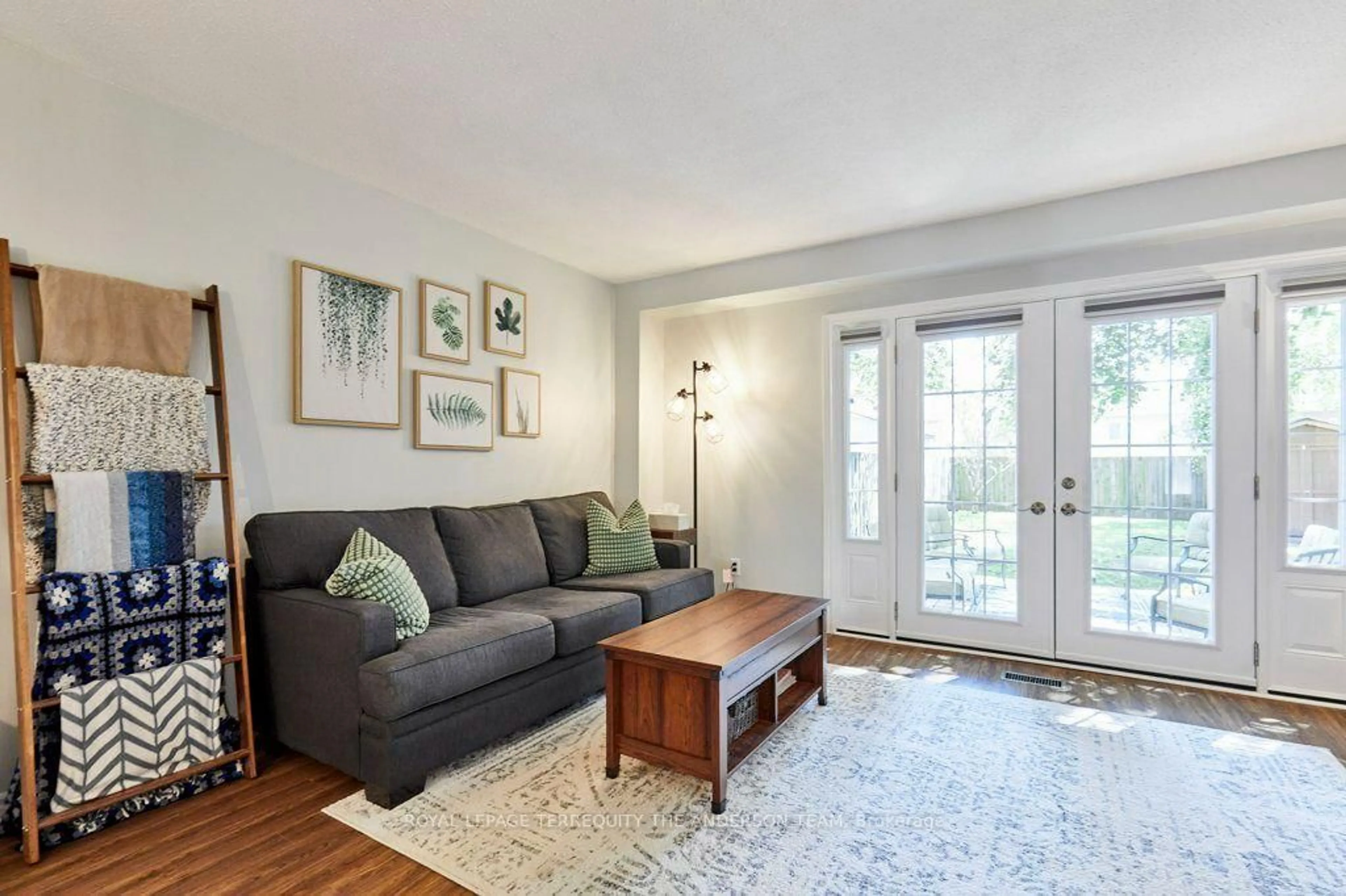 Living room with furniture, unknown for 831 Gentry Cres, Oshawa Ontario L1K 1L6