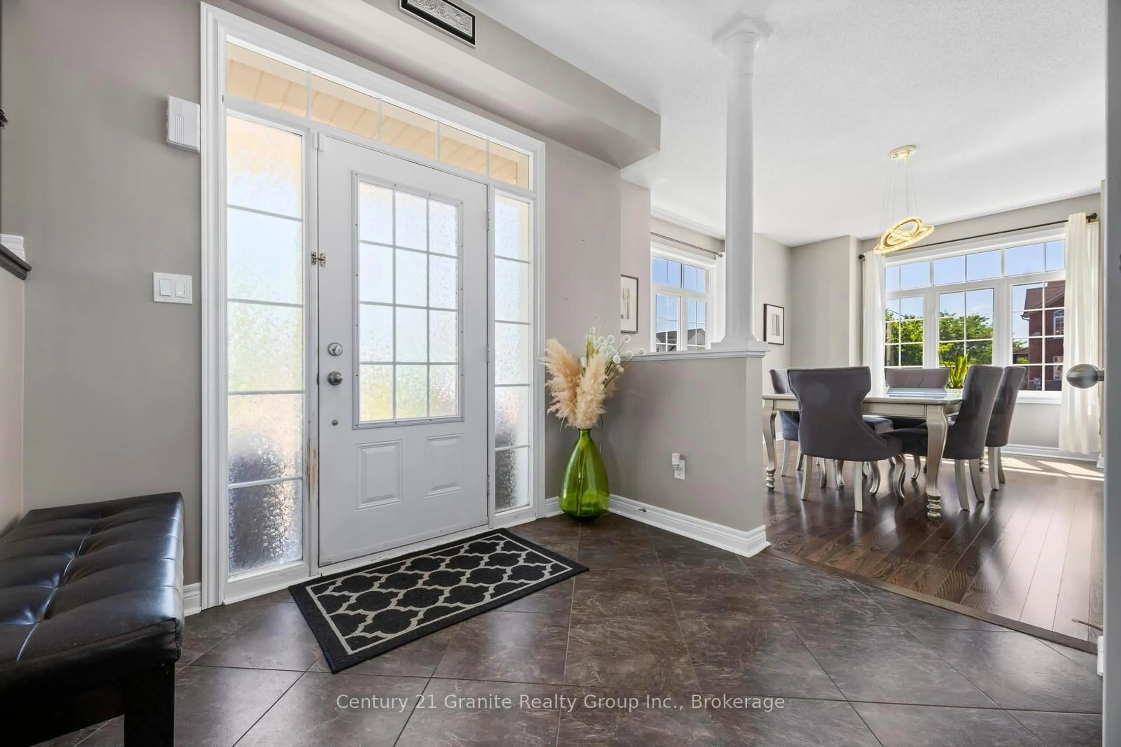 Indoor entryway for 94 Hockley Ave, Clarington Ontario L1C 0G5