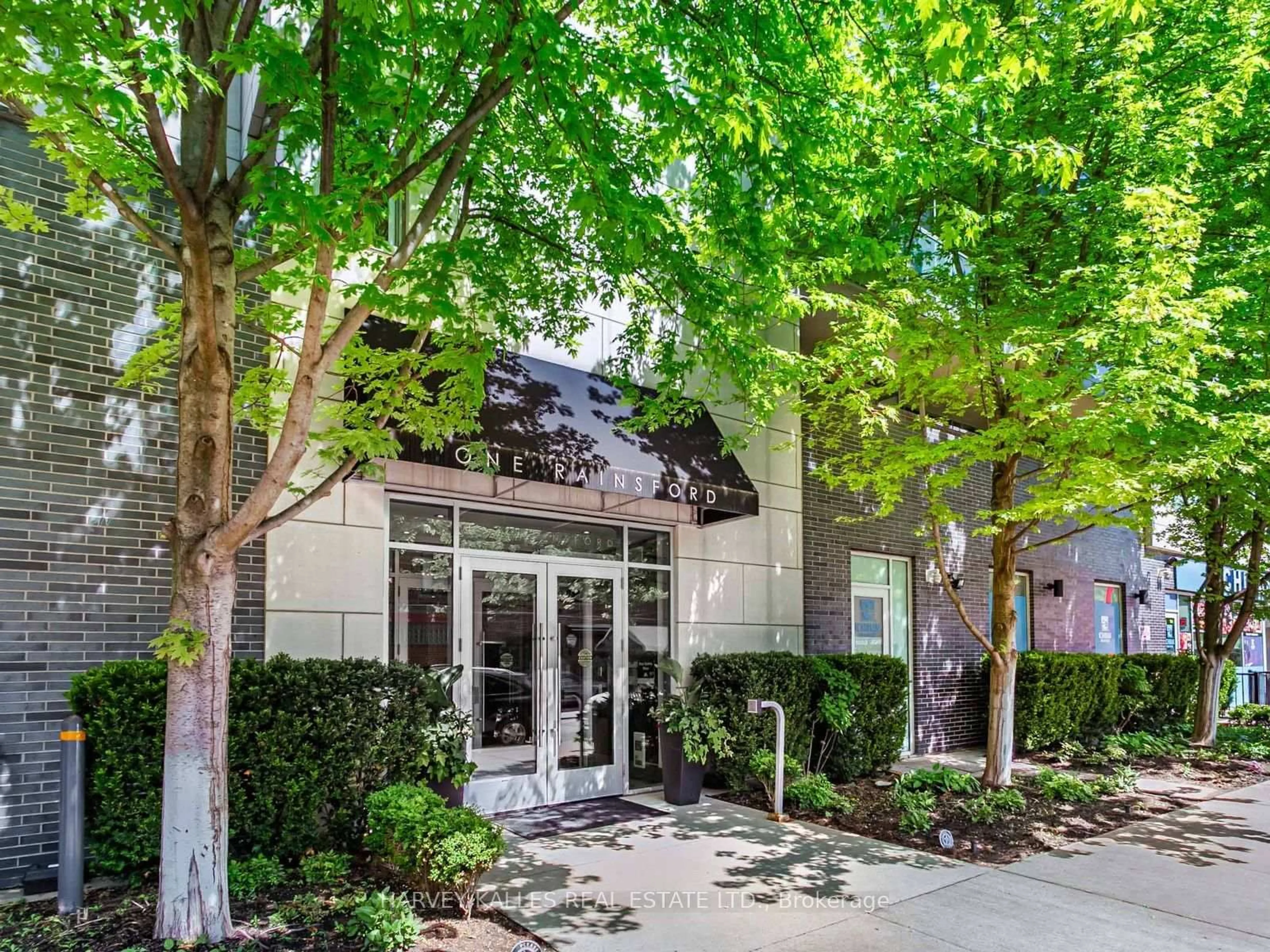 Indoor foyer for 1 Rainsford Rd #404, Toronto Ontario M4L 3N5