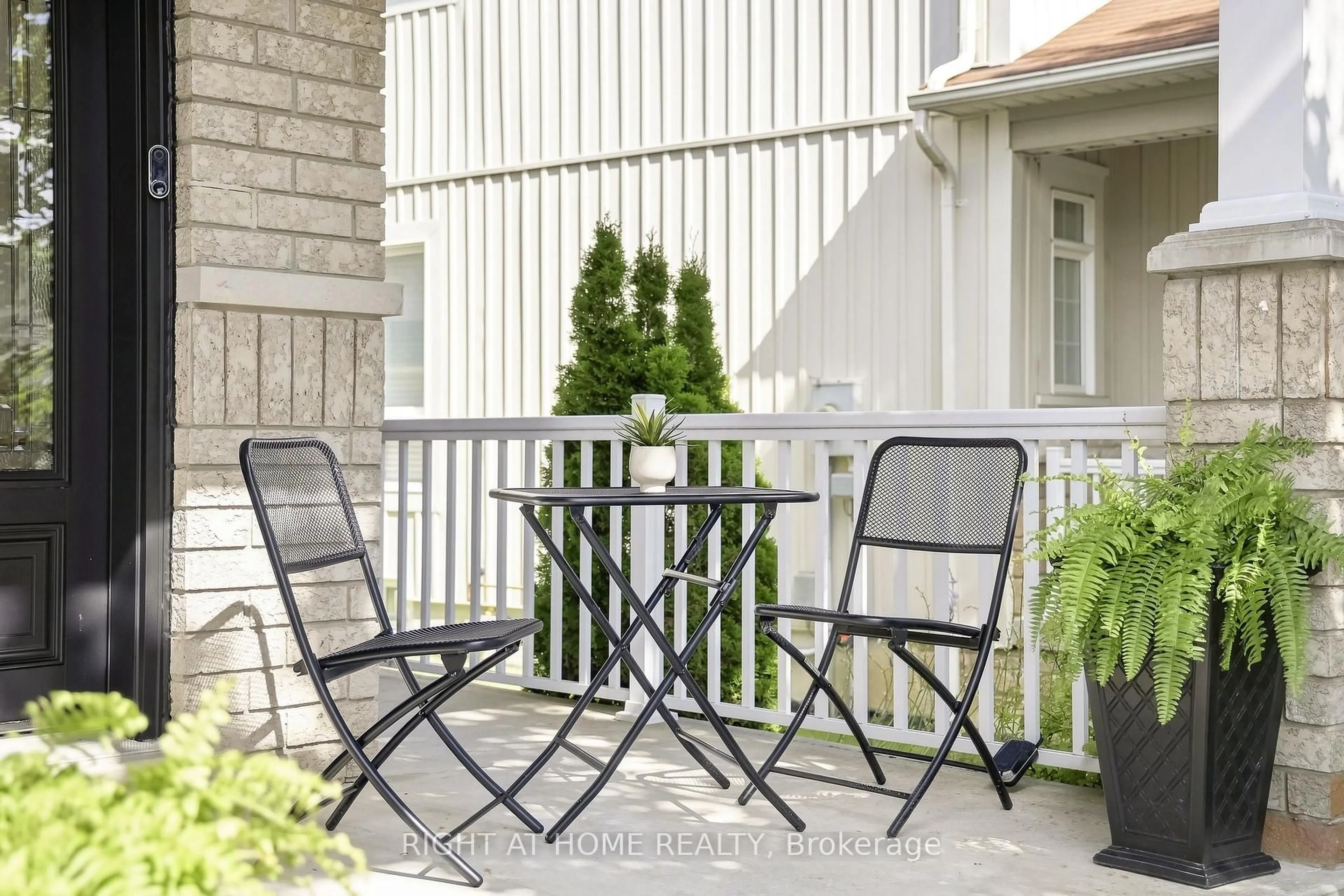 Patio, street for 179 Cachet Blvd, Whitby Ontario L1M 2L9