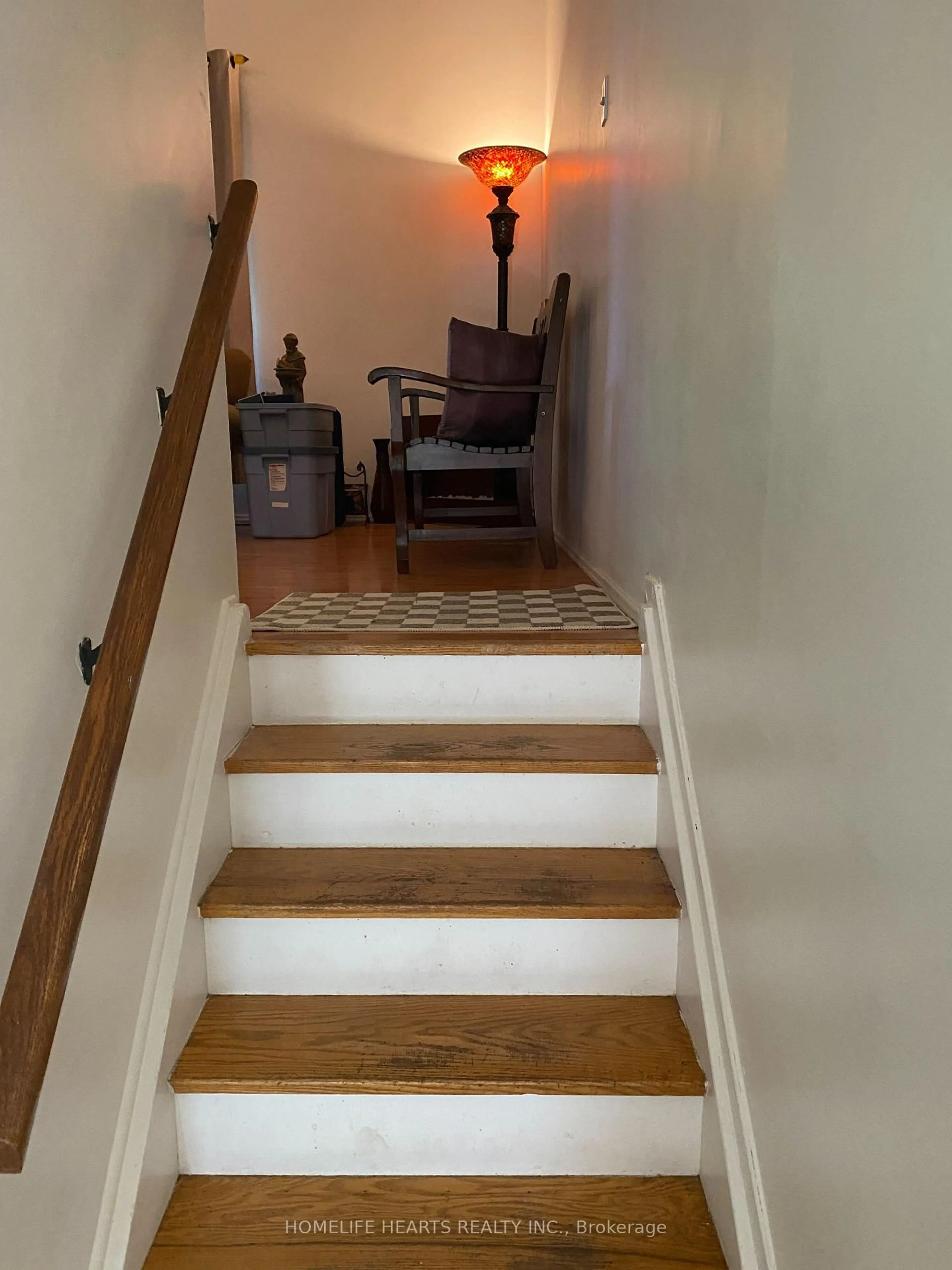 Stairs for 21 Rockwood Dr #22, Toronto Ontario M1M 3M9