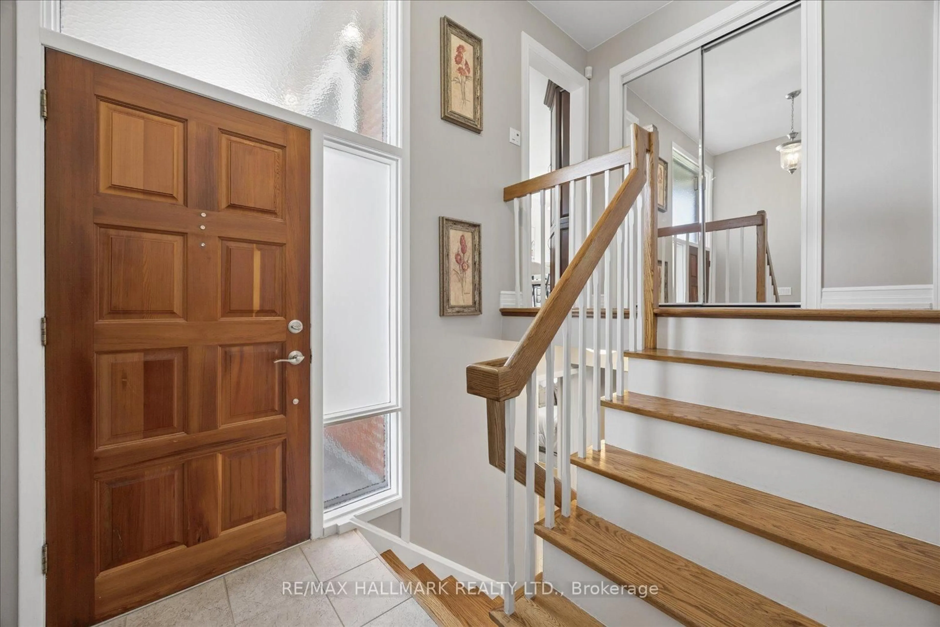 Indoor entryway for 73 Fulbert Cres, Toronto Ontario M1S 1C5