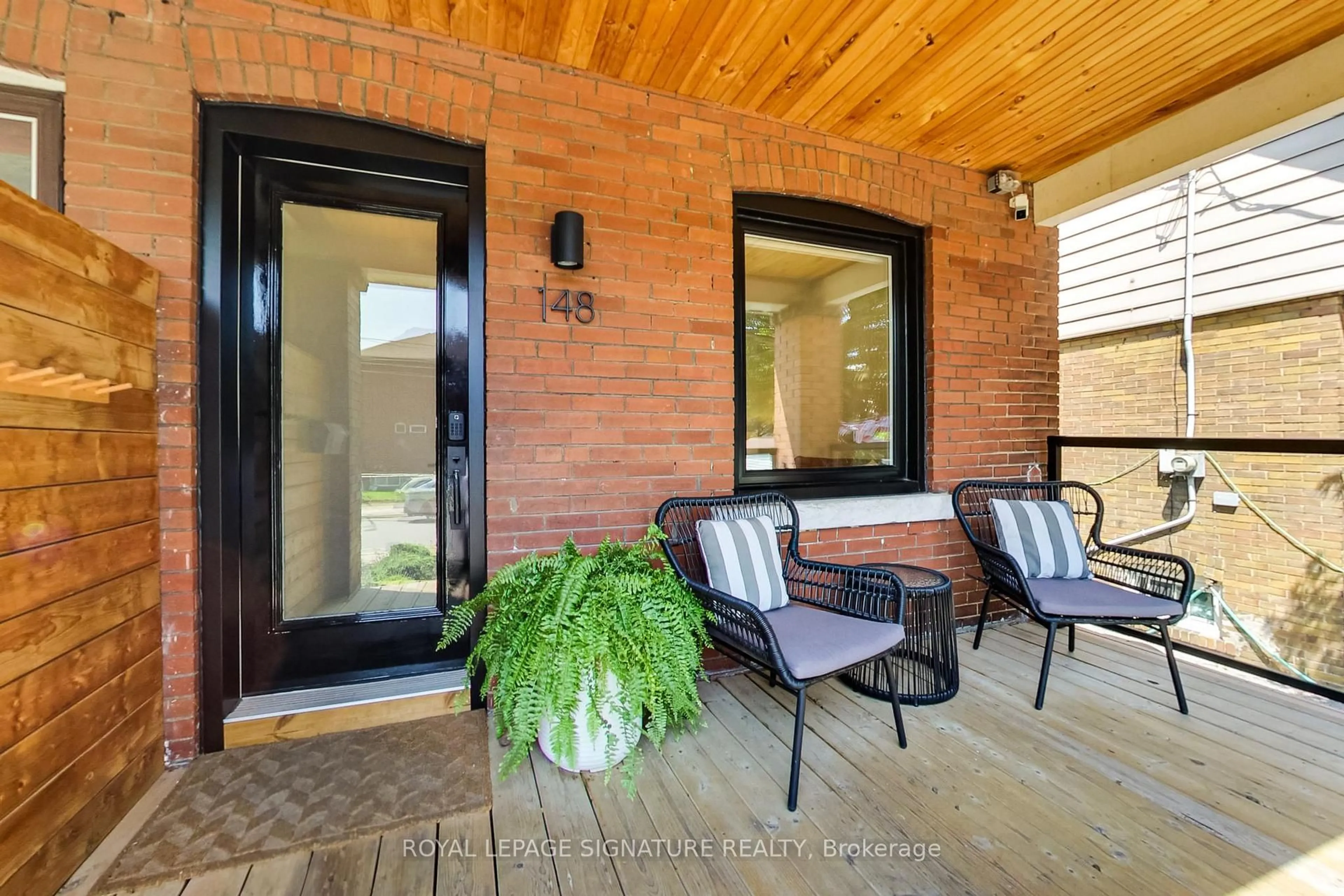 Indoor entryway for 148 Mortimer Ave, Toronto Ontario M4K 2A4