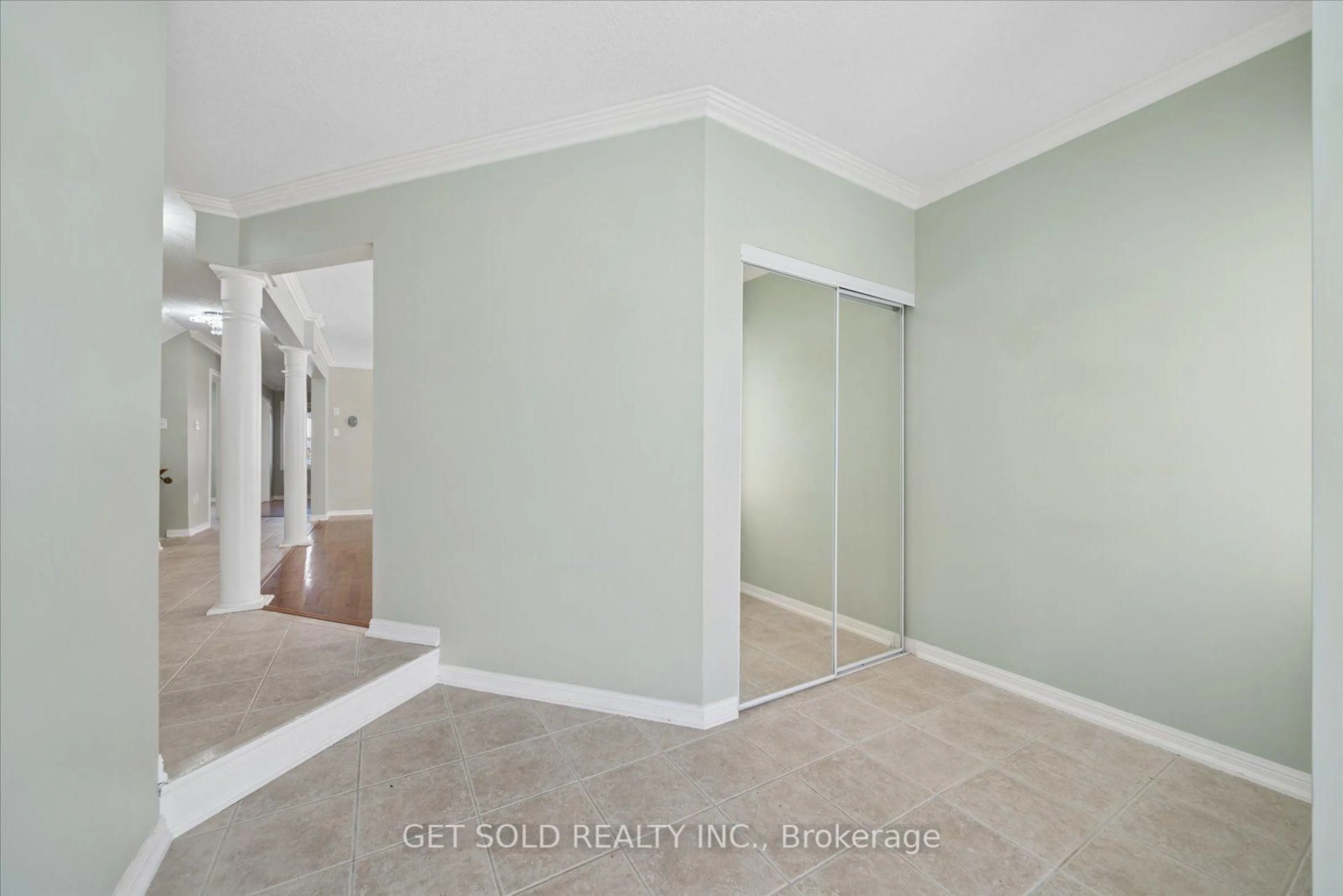 A pic of a room for 122 Medland Ave, Whitby Ontario L1P 1W7