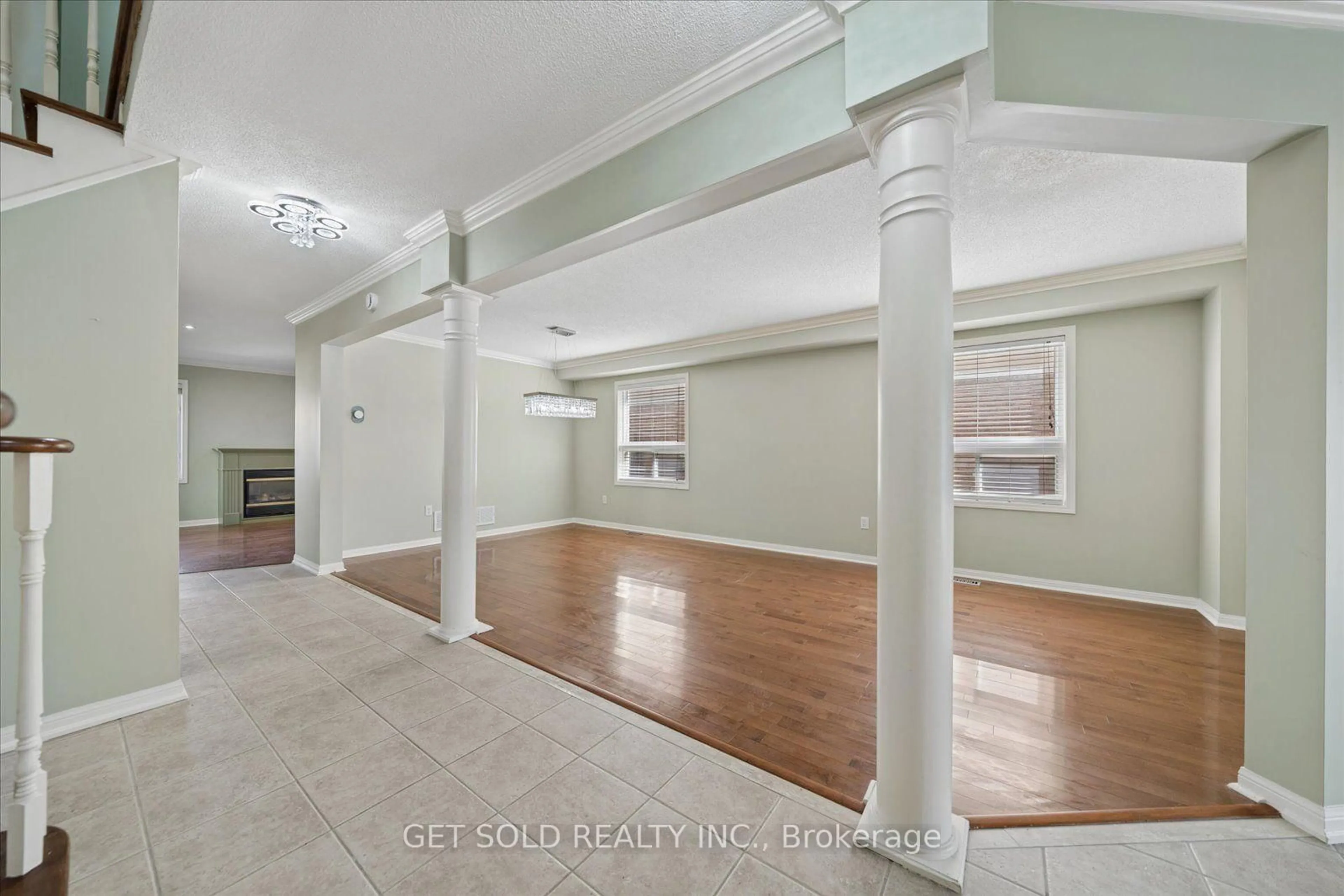 Unknown for 122 Medland Ave, Whitby Ontario L1P 1W7