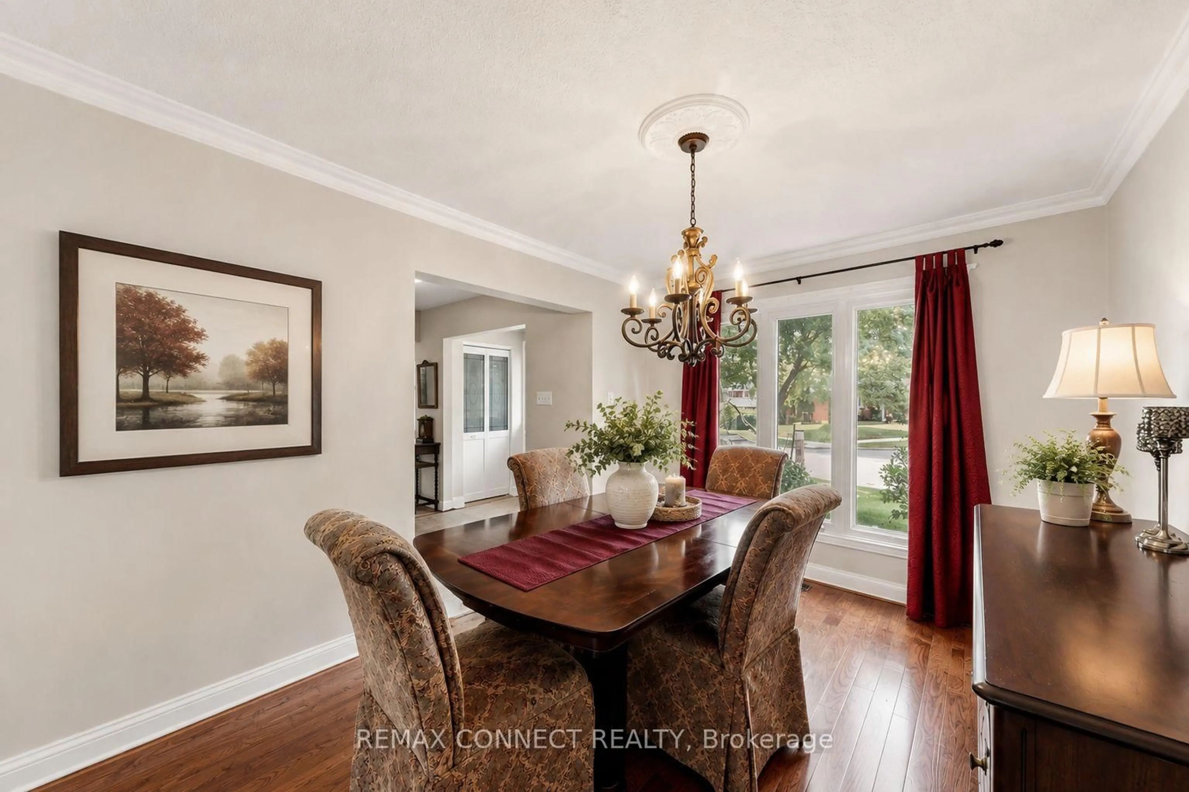 Dining room, wood/laminate floor for 15 Satchell Blvd, Toronto Ontario M1C 3B3