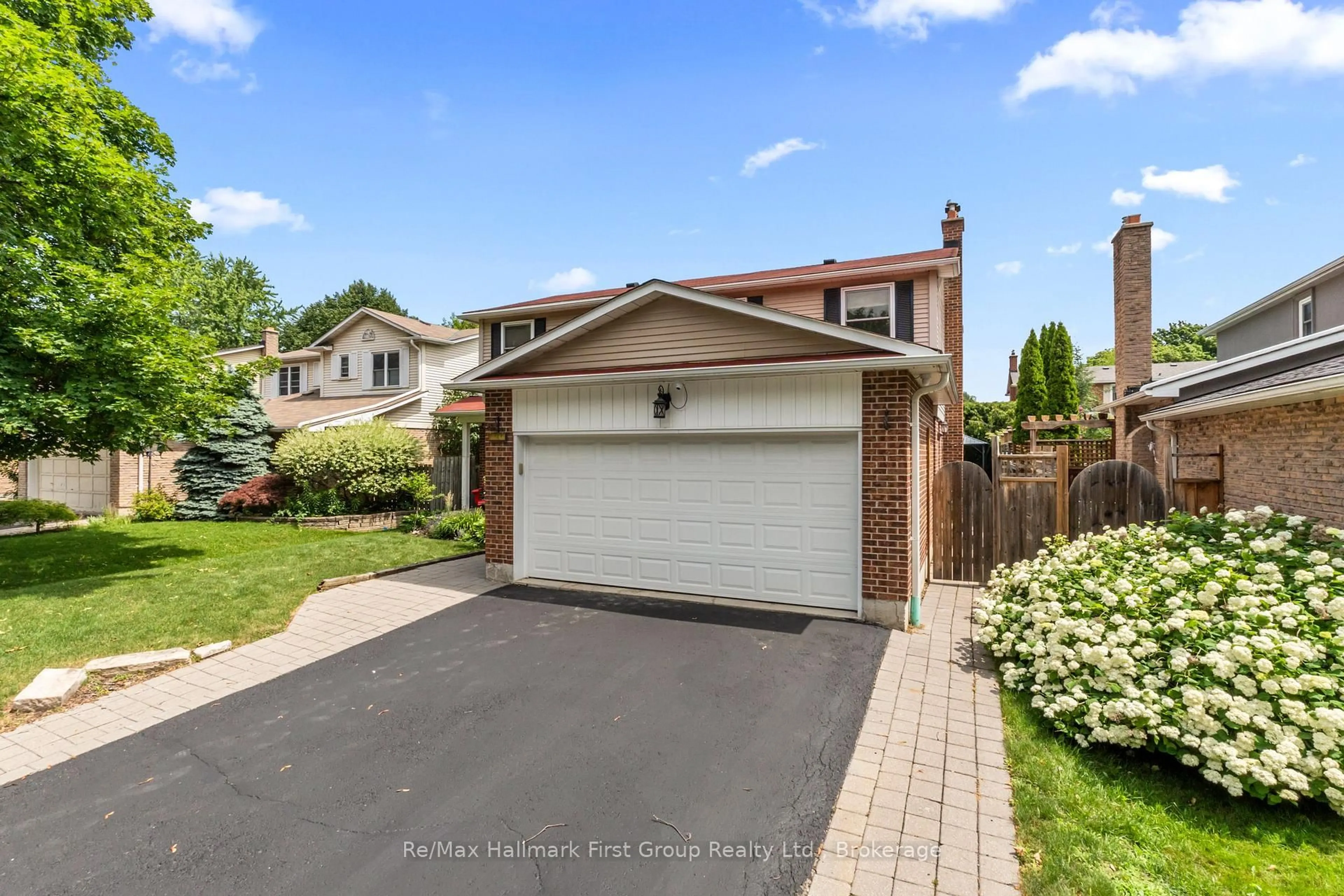 Unknown for 523 Reynolds St, Whitby Ontario L1N 6H4