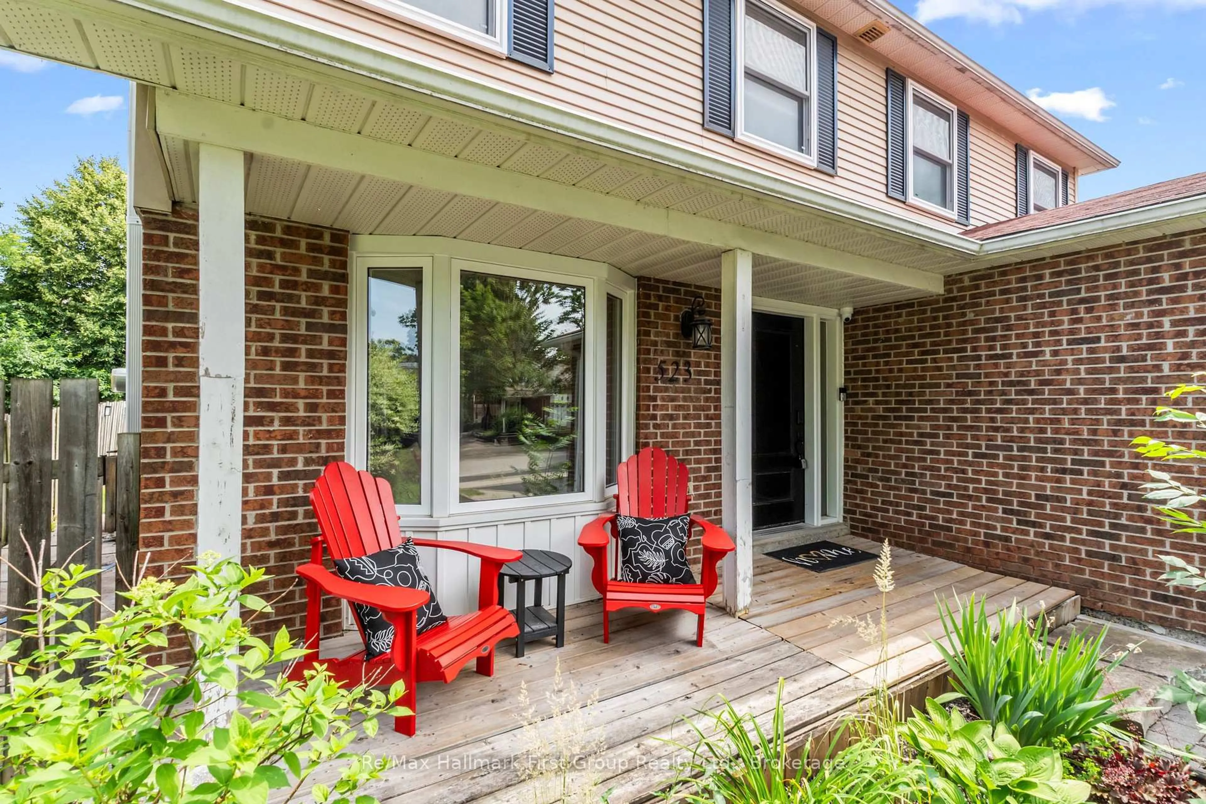 Home with brick exterior material, street for 523 Reynolds St, Whitby Ontario L1N 6H4