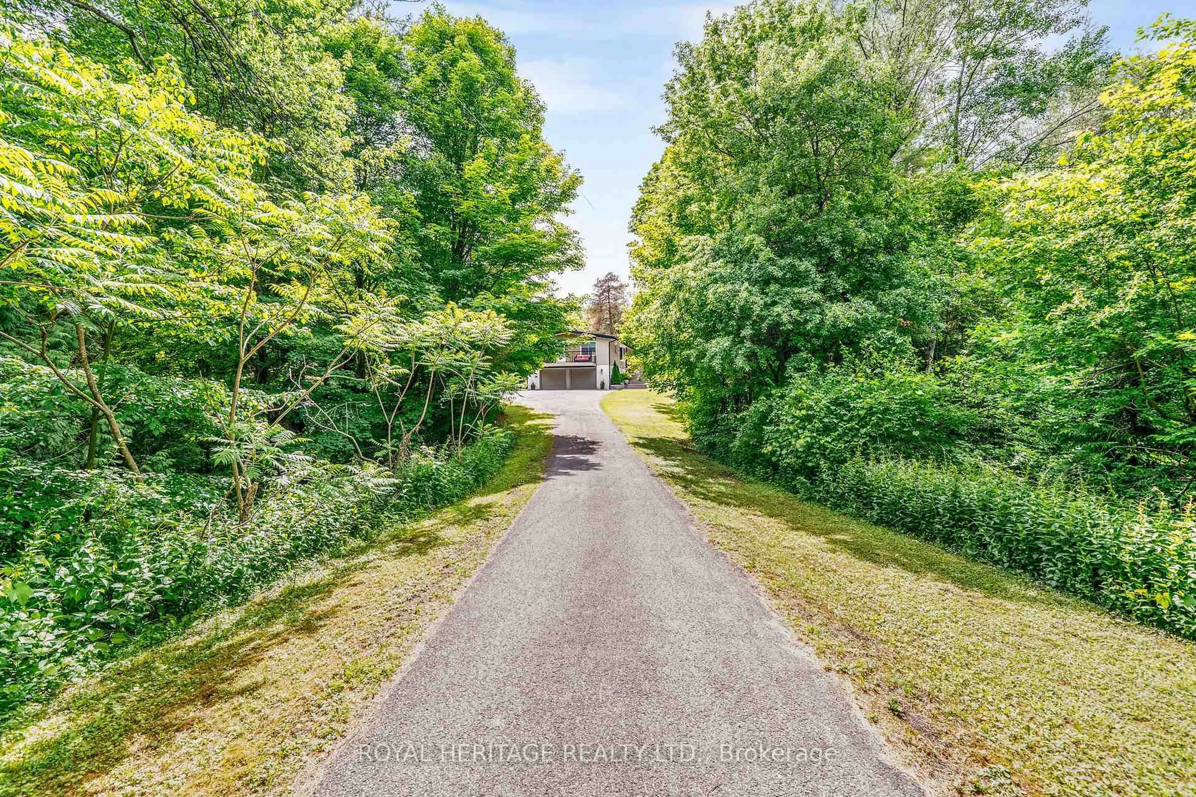 A pic from outside/outdoor area/front of a property/back of a property/a pic from drone, street for 5260 Coronation Rd, Whitby Ontario L1M 1G7