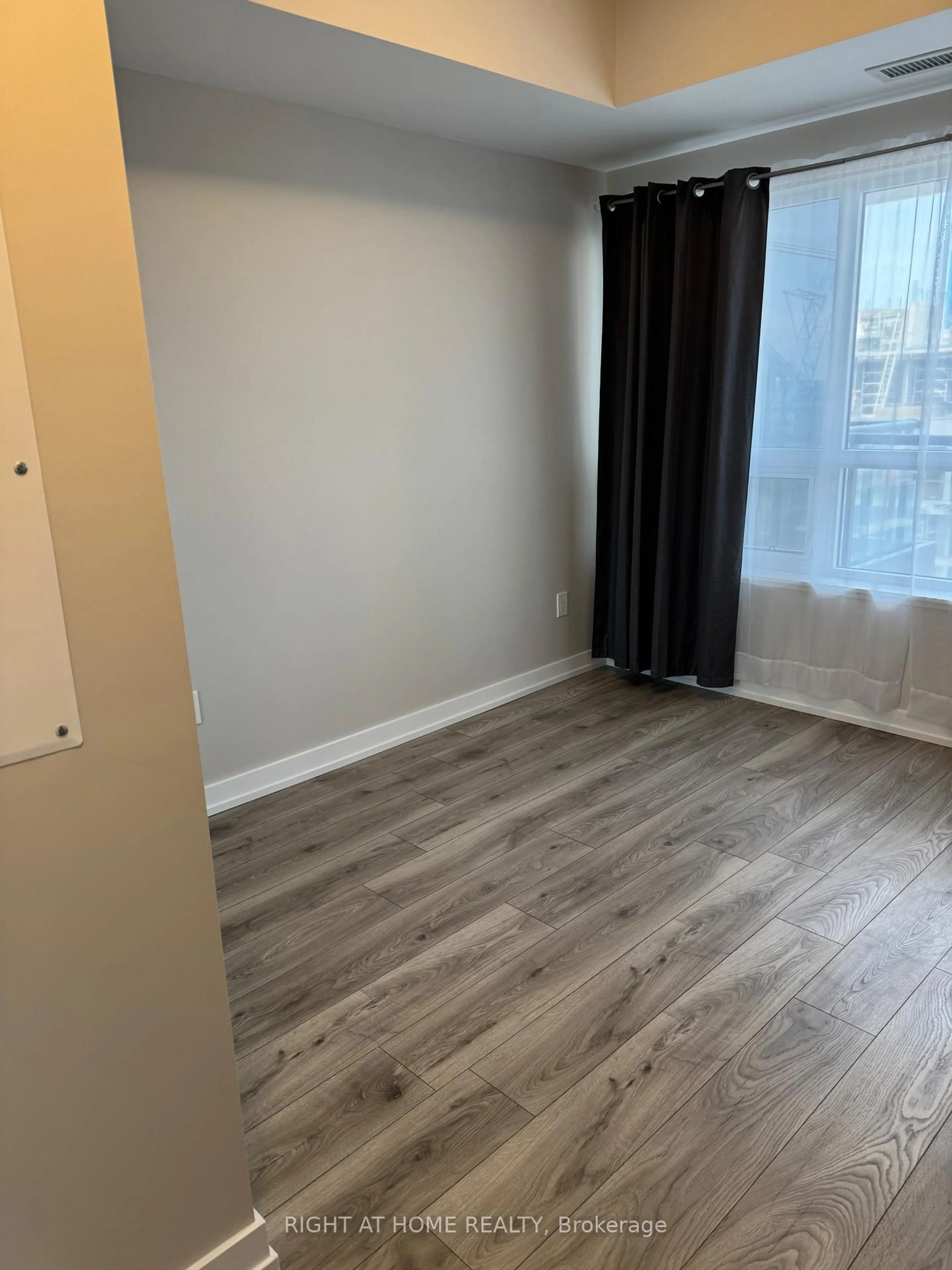 A pic of a room for 1455 Celebration Dr #602, Pickering Ontario L1W 1L8
