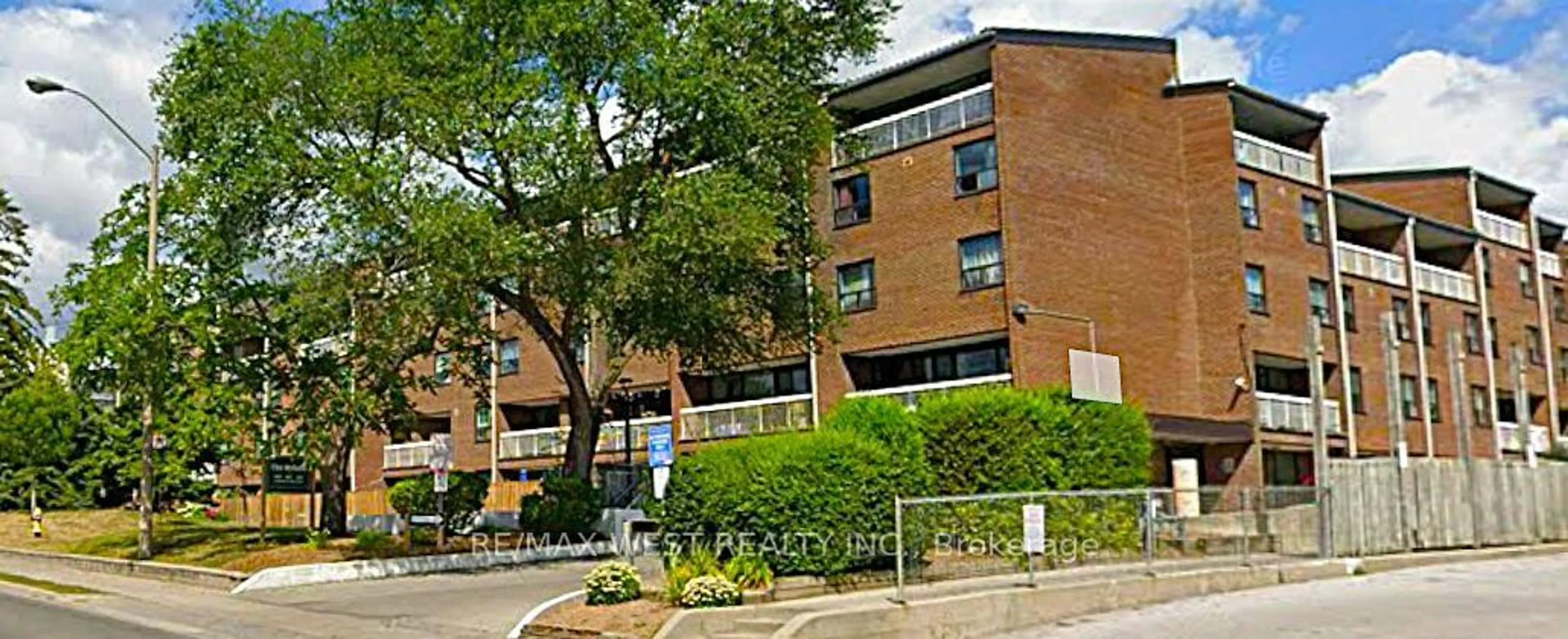 Unknown for 4062 Lawrence Ave #306, Toronto Ontario M1E 4V5