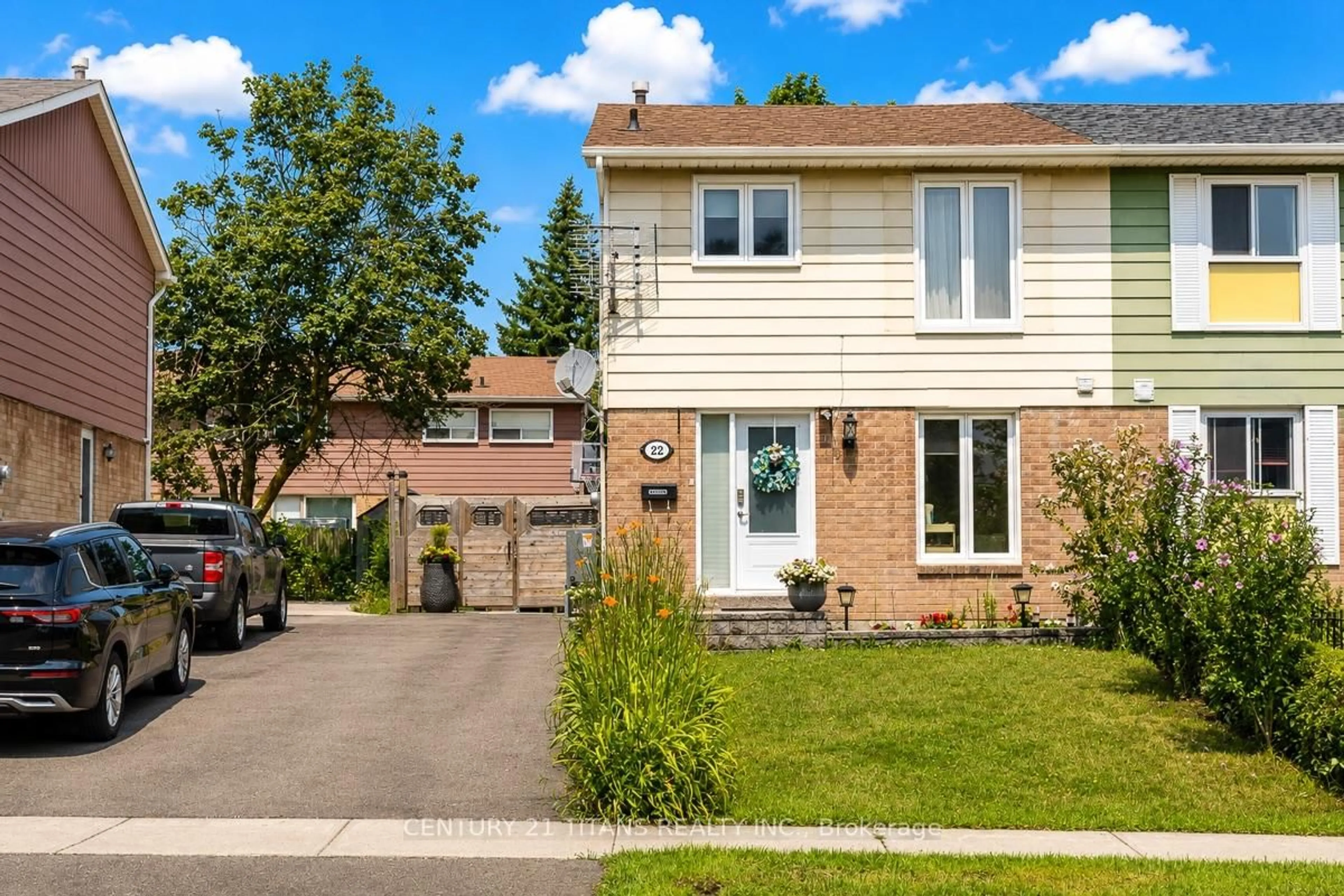 Home with brick exterior material, street for 22 Whiteleas Ave, Toronto Ontario M1B 1W7