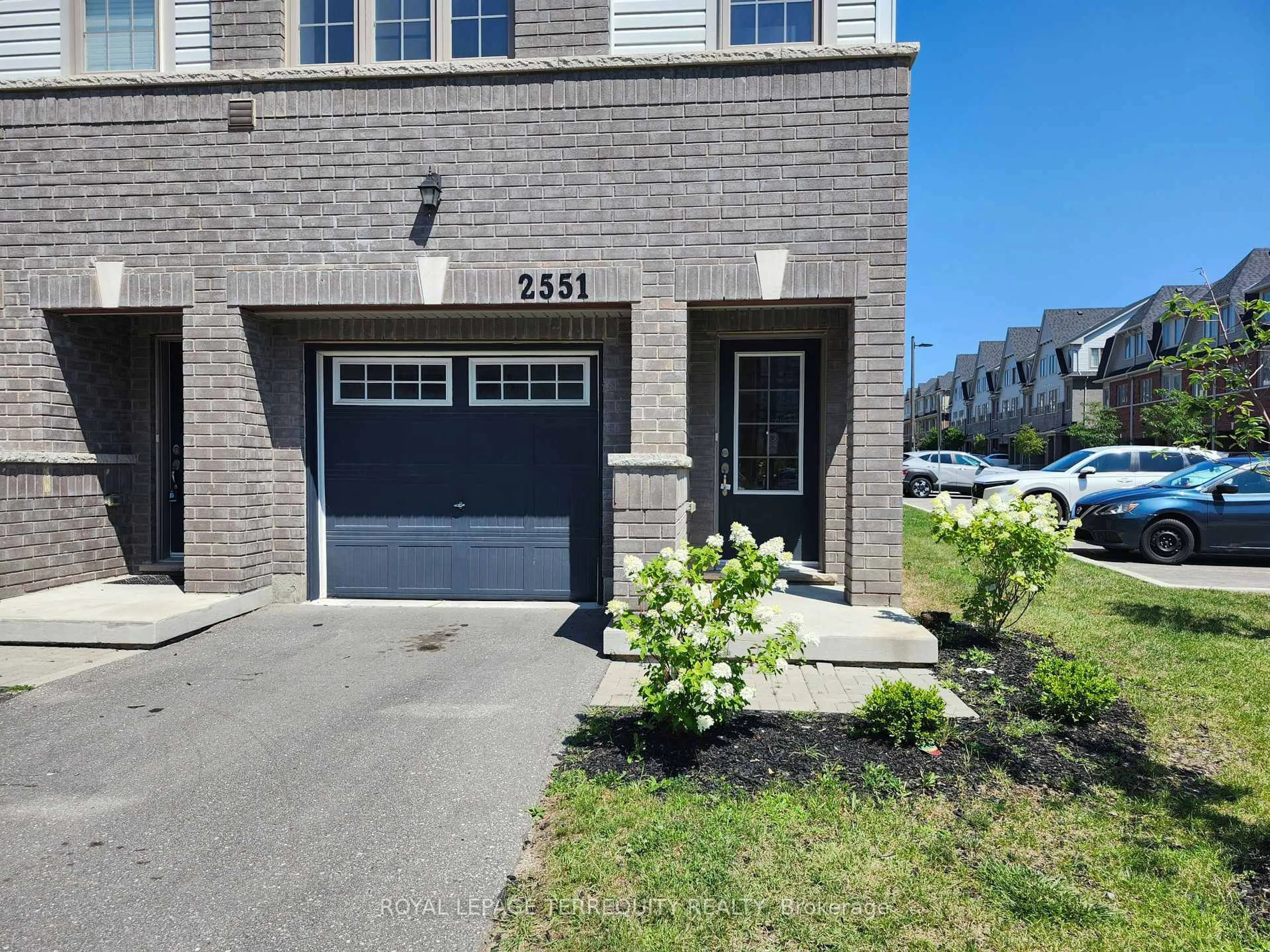 Unknown for 2551 Barbarolli Path #115, Oshawa Ontario L1L 0P9