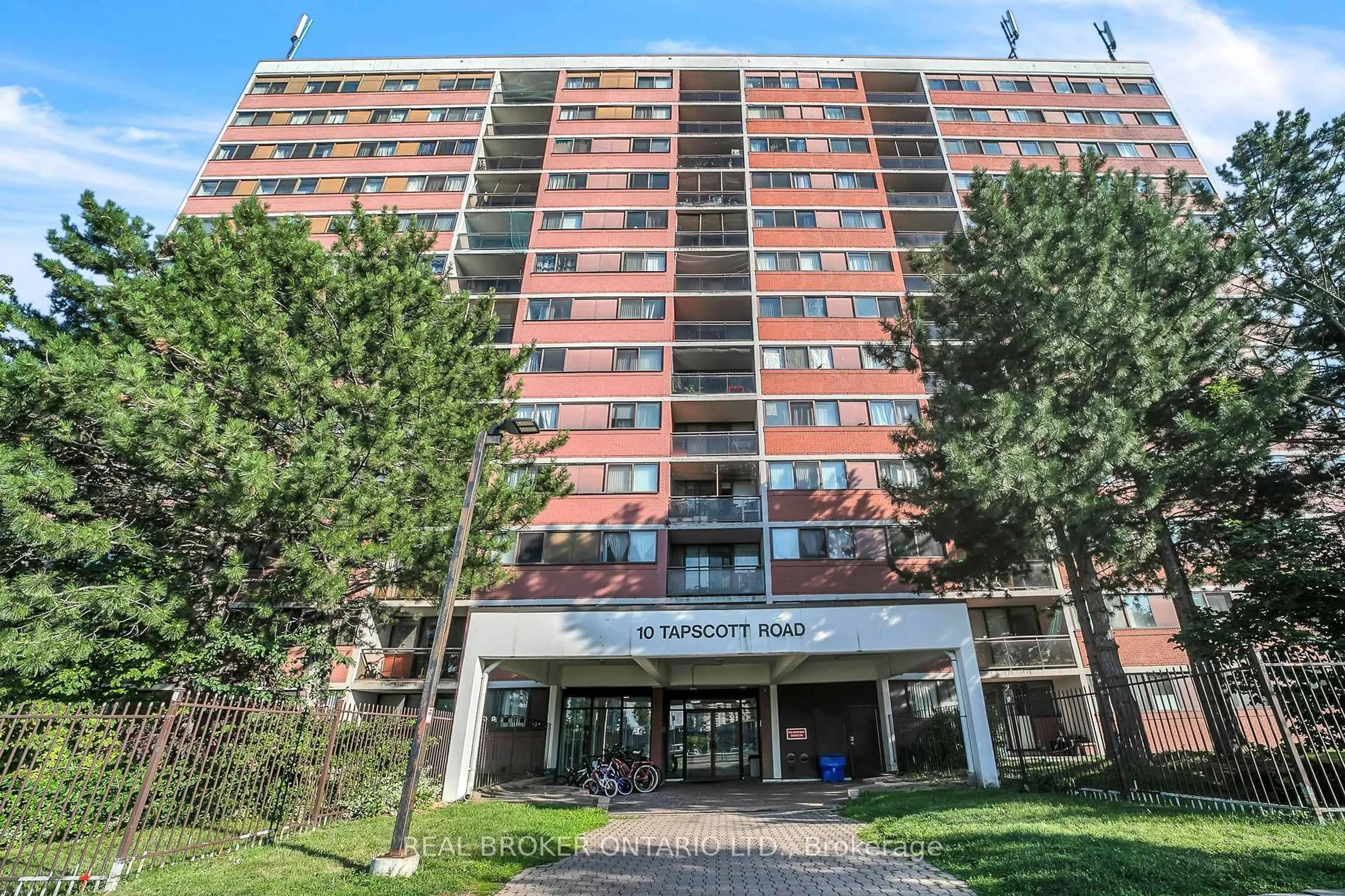 Indoor foyer for 10 Tapscott Rd #810, Toronto Ontario M1B 3L9