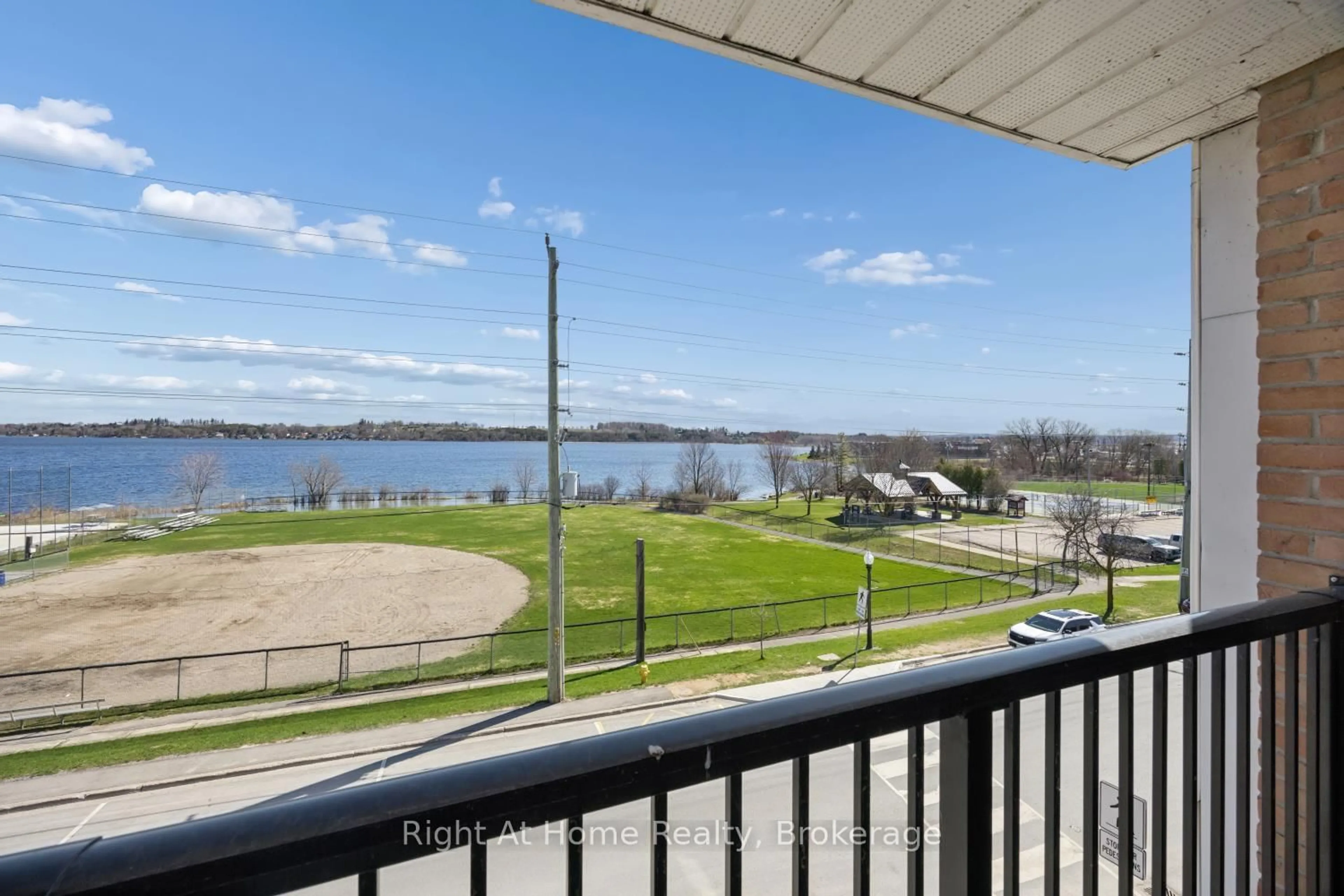 Patio, water/lake/river/ocean view for 108 Water St #301, Scugog Ontario L9L 1R2