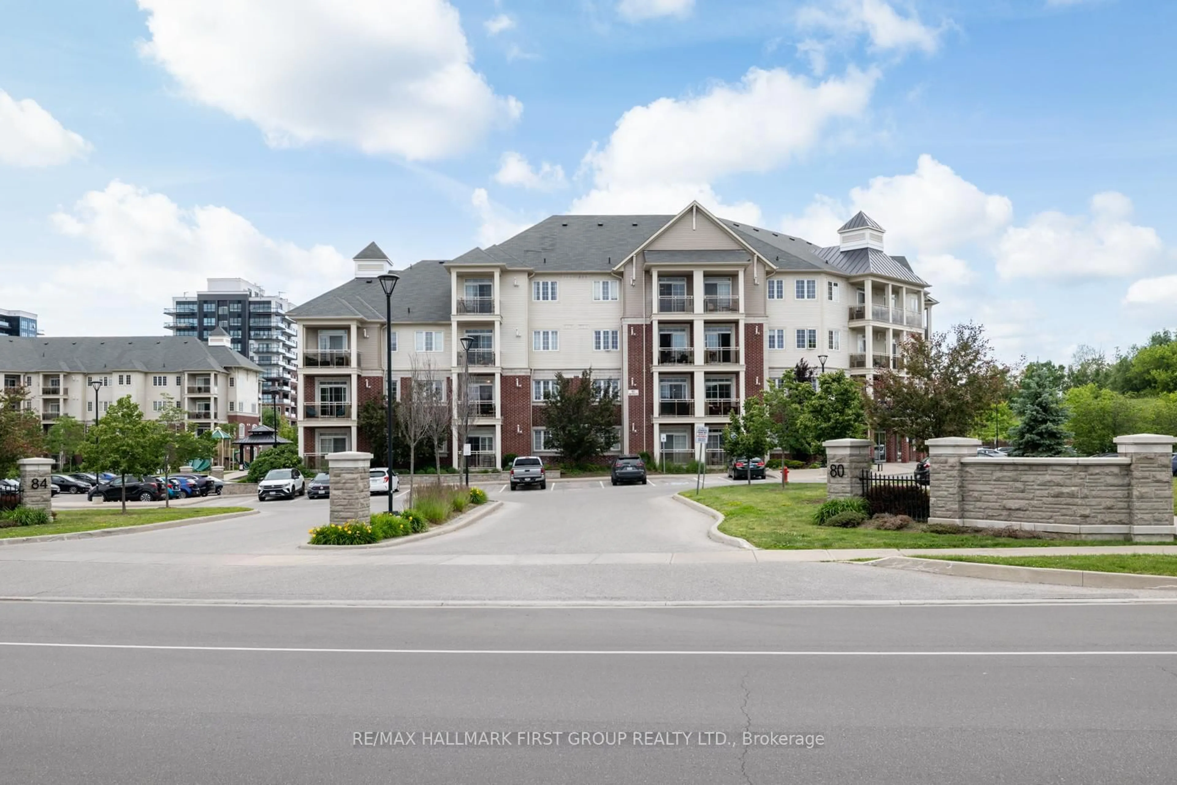A pic from outside/outdoor area/front of a property/back of a property/a pic from drone, unknown for 80 Aspen Springs Dr #113, Clarington Ontario L1C 4Y2